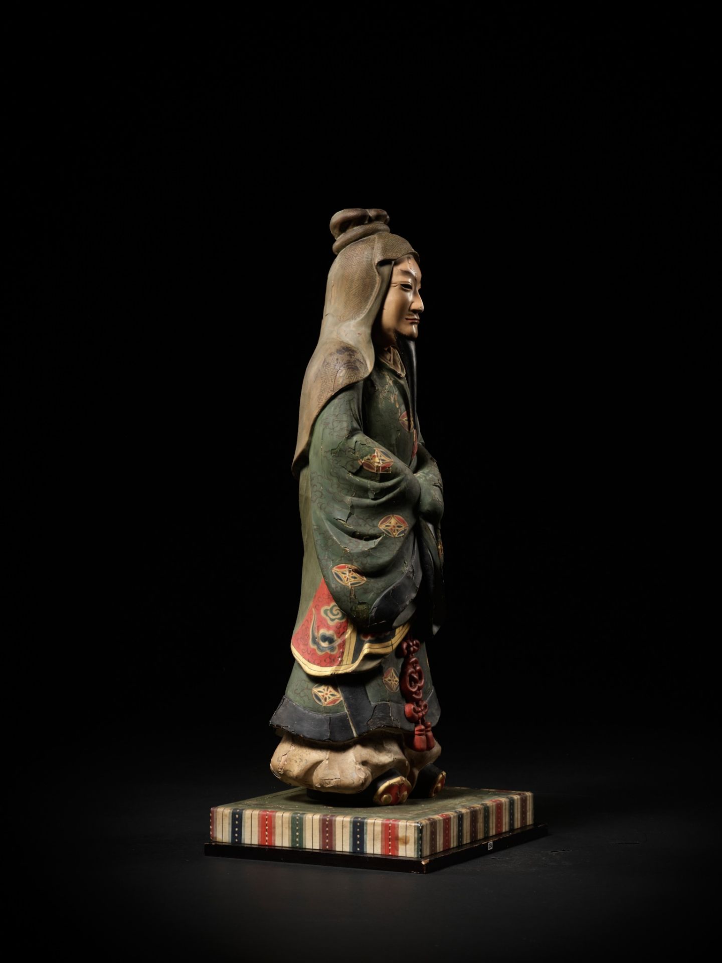 A RARE AND LARGE POLYCHROME WOOD FIGURE OF THE PRINCE SHOTOKU TAISHI - Image 7 of 9