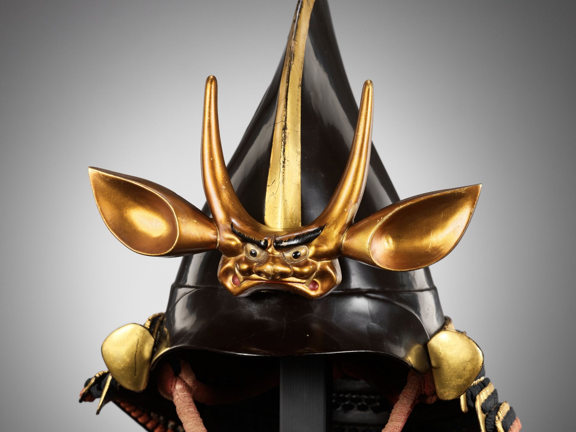 A BLACK AND GOLD-LACQUERED KAWARI KABUTO WITH ONI MAEDATE - Image 2 of 8