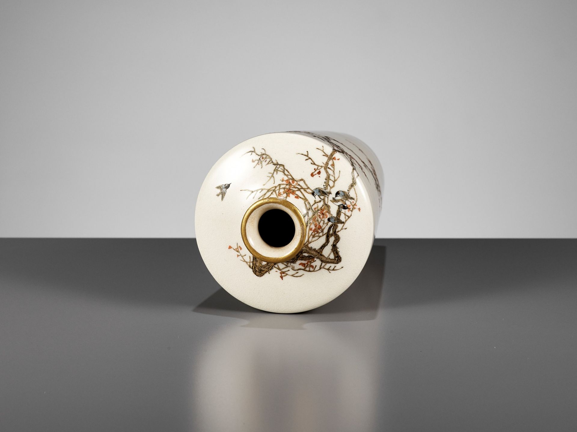 YABU MEIZAN: A VERY FINE SATSUMA VASE WITH BIRDS IN AUTUMN - Image 7 of 10