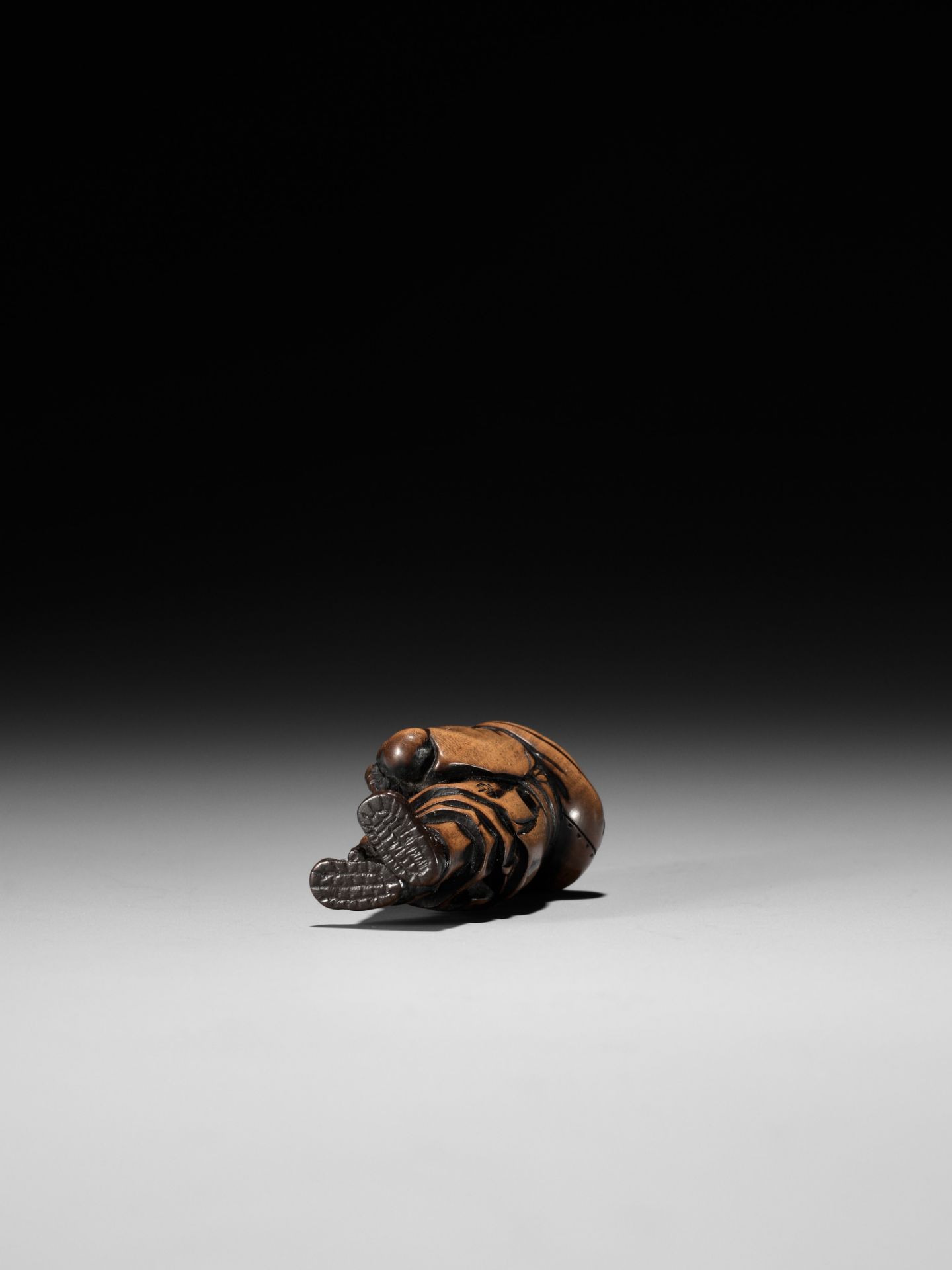 ROKKO: A FINE WOOD NETSUKE OF A CHASEN (TEA WHISK) VENDOR - Image 9 of 9