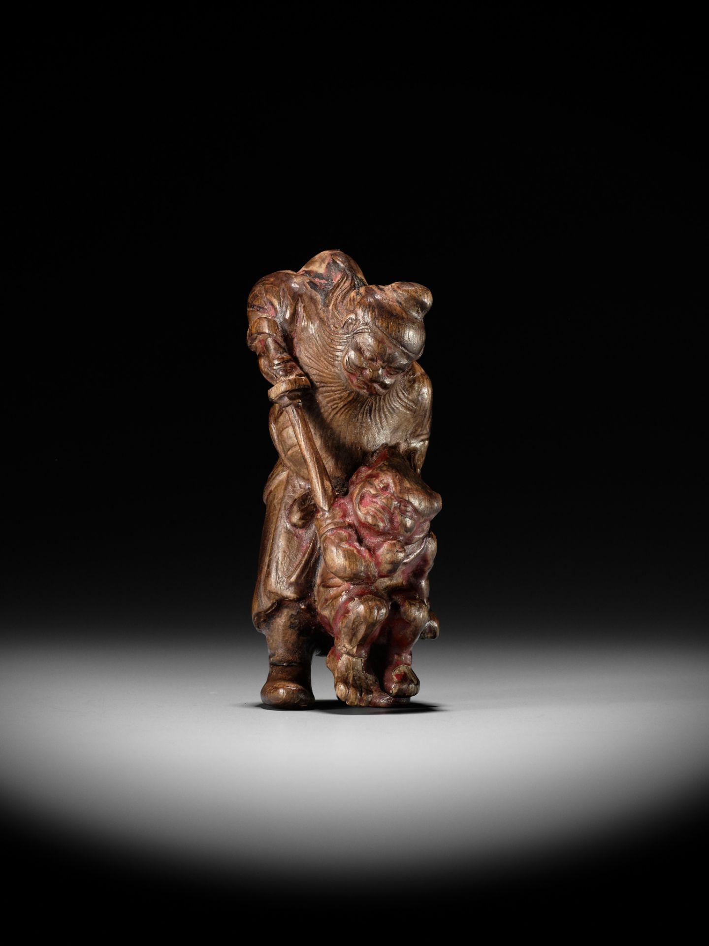 A POWERFUL SAISHIKI NETSUKE OF SHOKI AND ONI, STYLE OF YOSHIMURA SHUZAN - Image 3 of 12