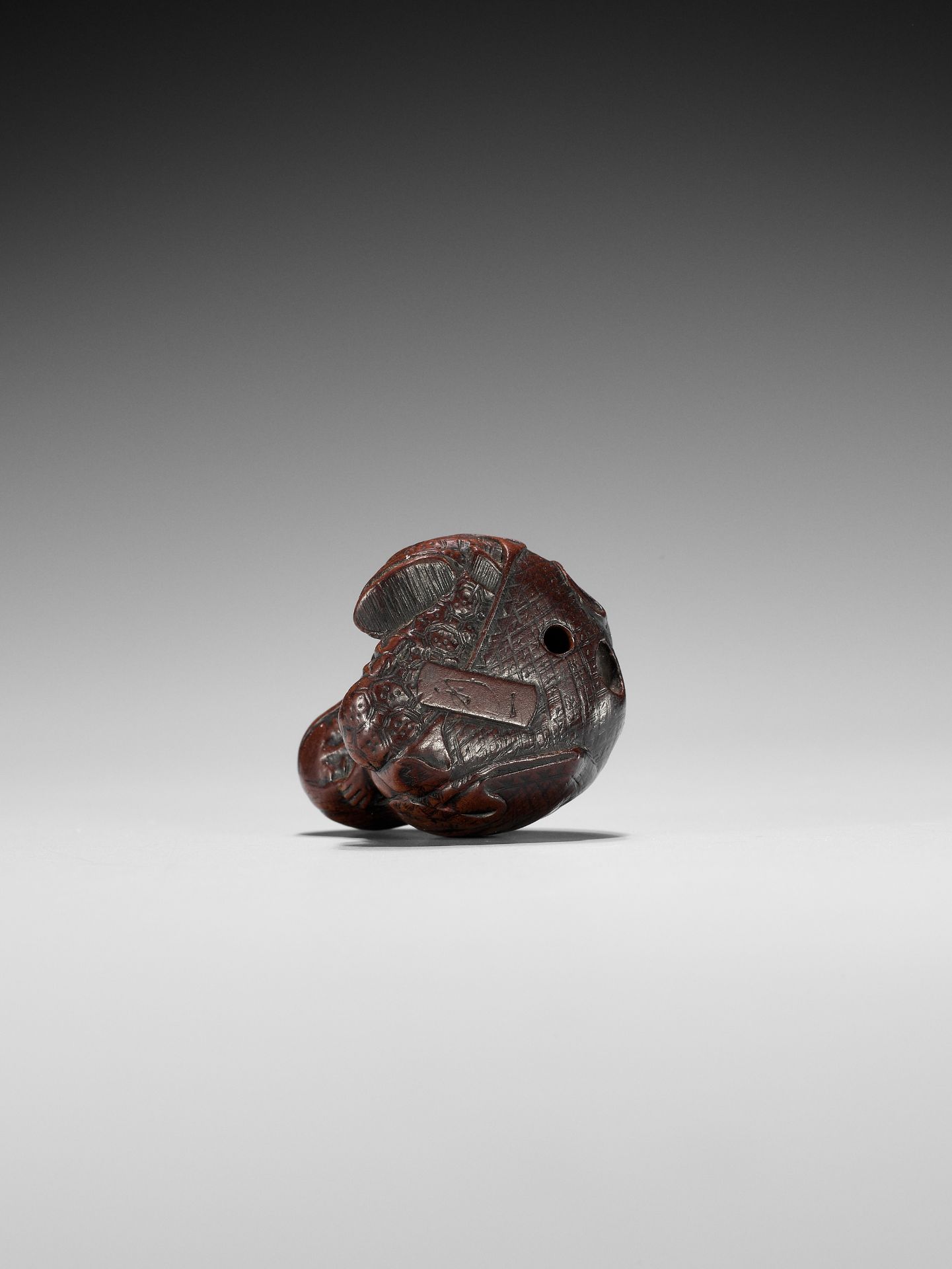 TOSHIKAZU: A NAGOYA SCHOOL WOOD NETSUKE OF A SEATED SLEEPING SHOJO - Image 10 of 12