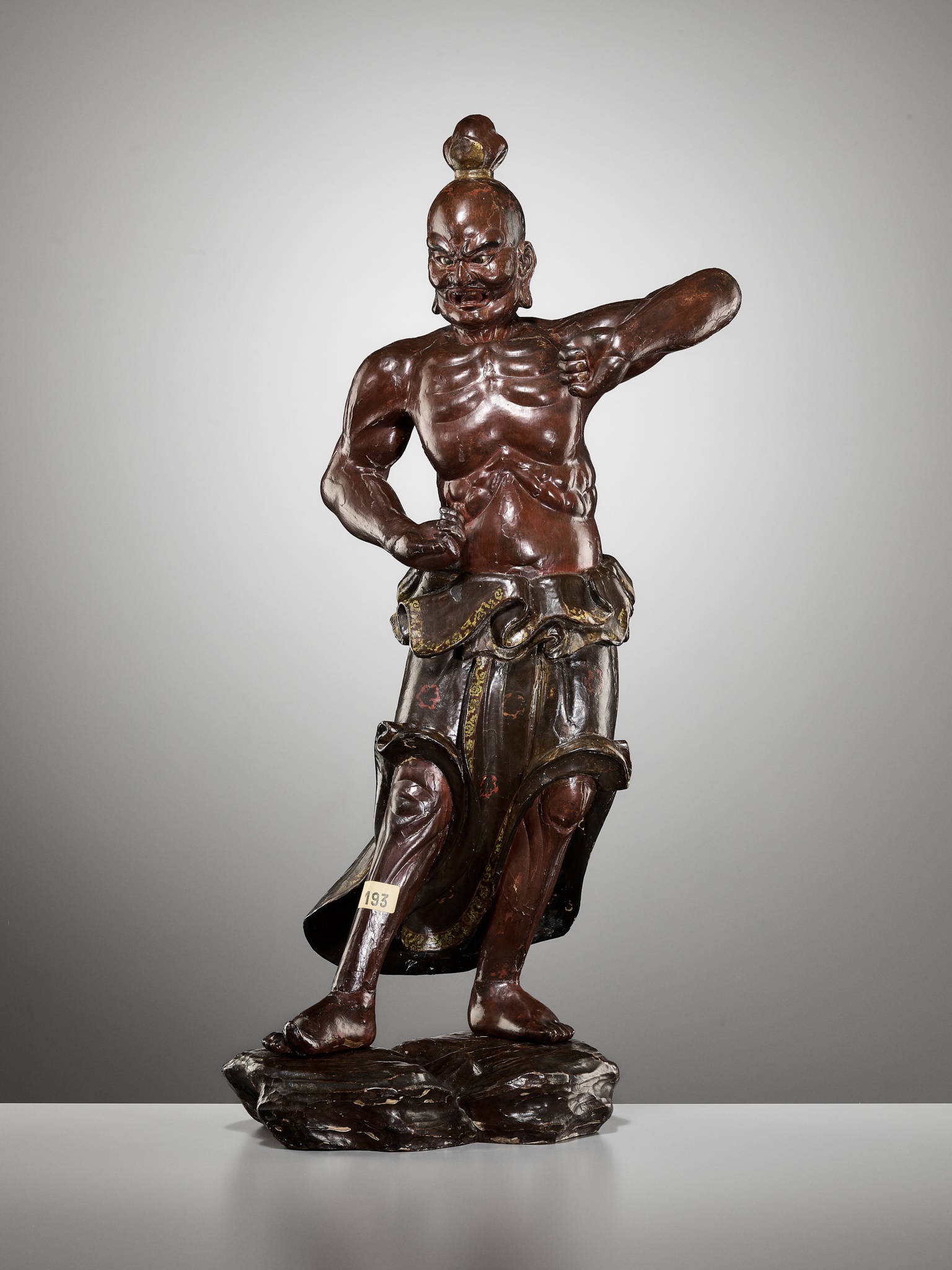 A LARGE AND IMPRESSIVE LACQUERED WOOD FIGURE OF A NIO GUARDIAN - Image 2 of 8