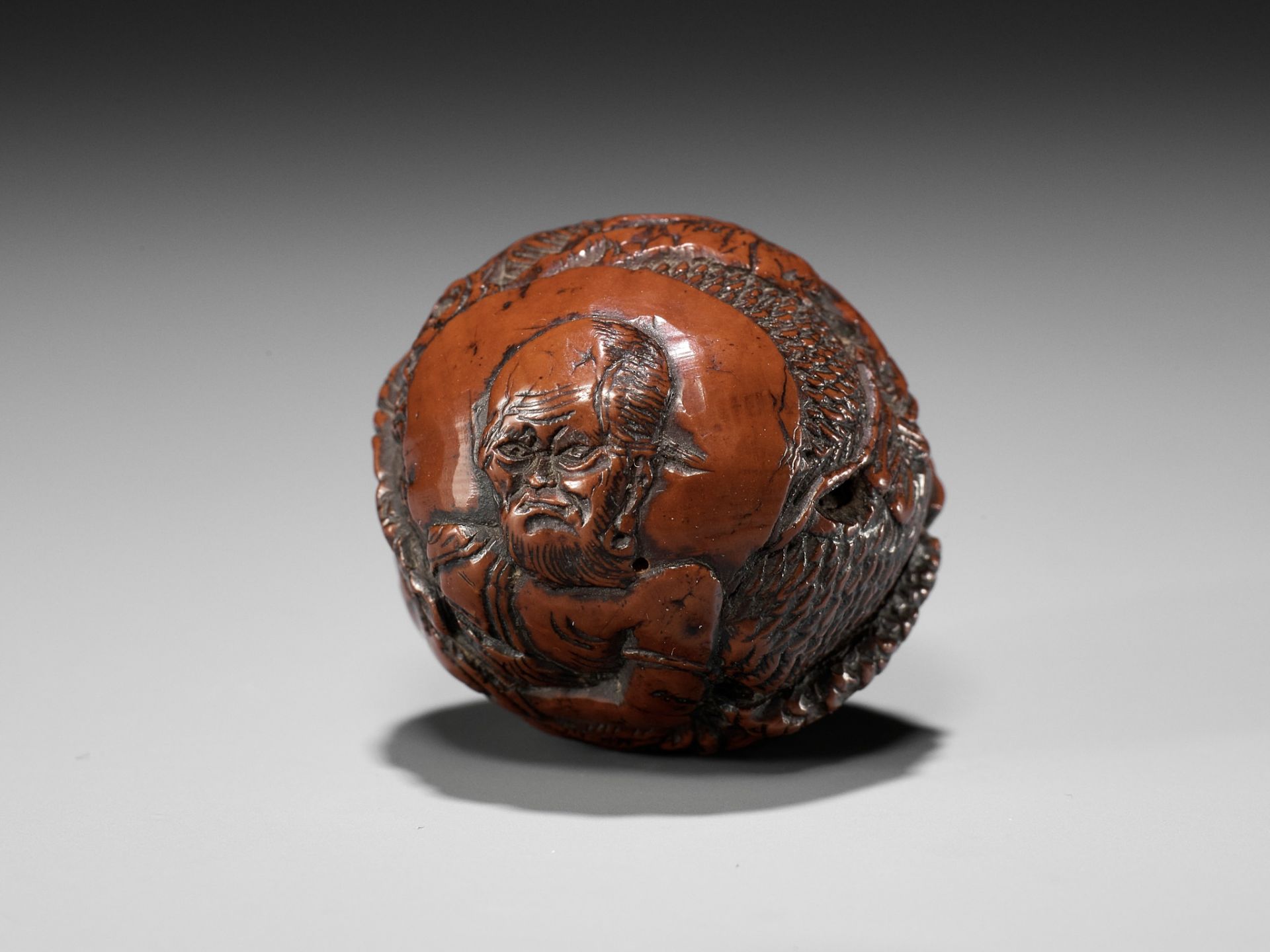 A KURUMI (WALNUT) NETSUKE OF RAKAN HANDAKA SONJA - Image 3 of 13