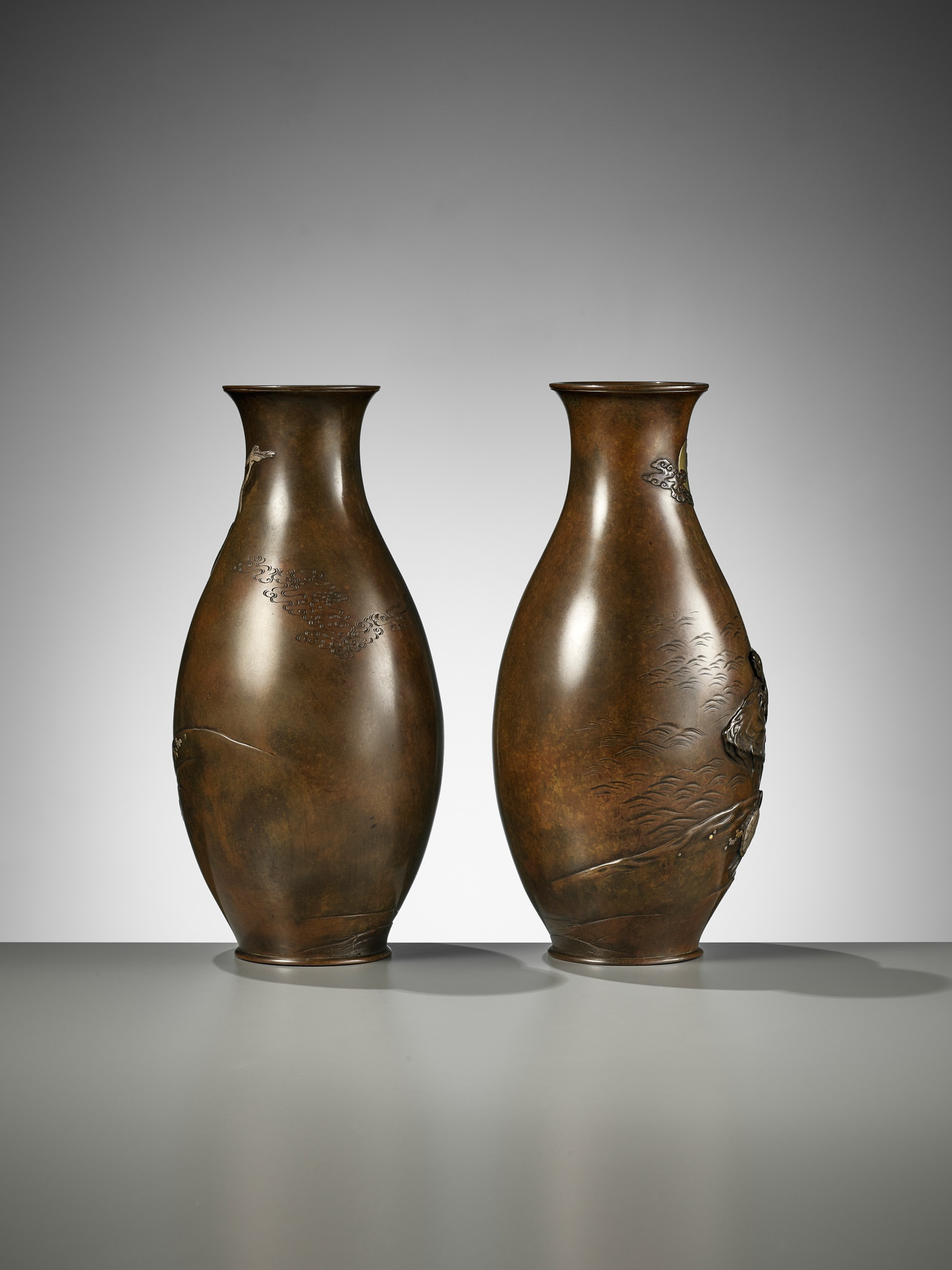CHOMIN: A SUPERB PAIR OF INLAID BRONZE VASES WITH MINOGAME AND GEESE - Image 7 of 12
