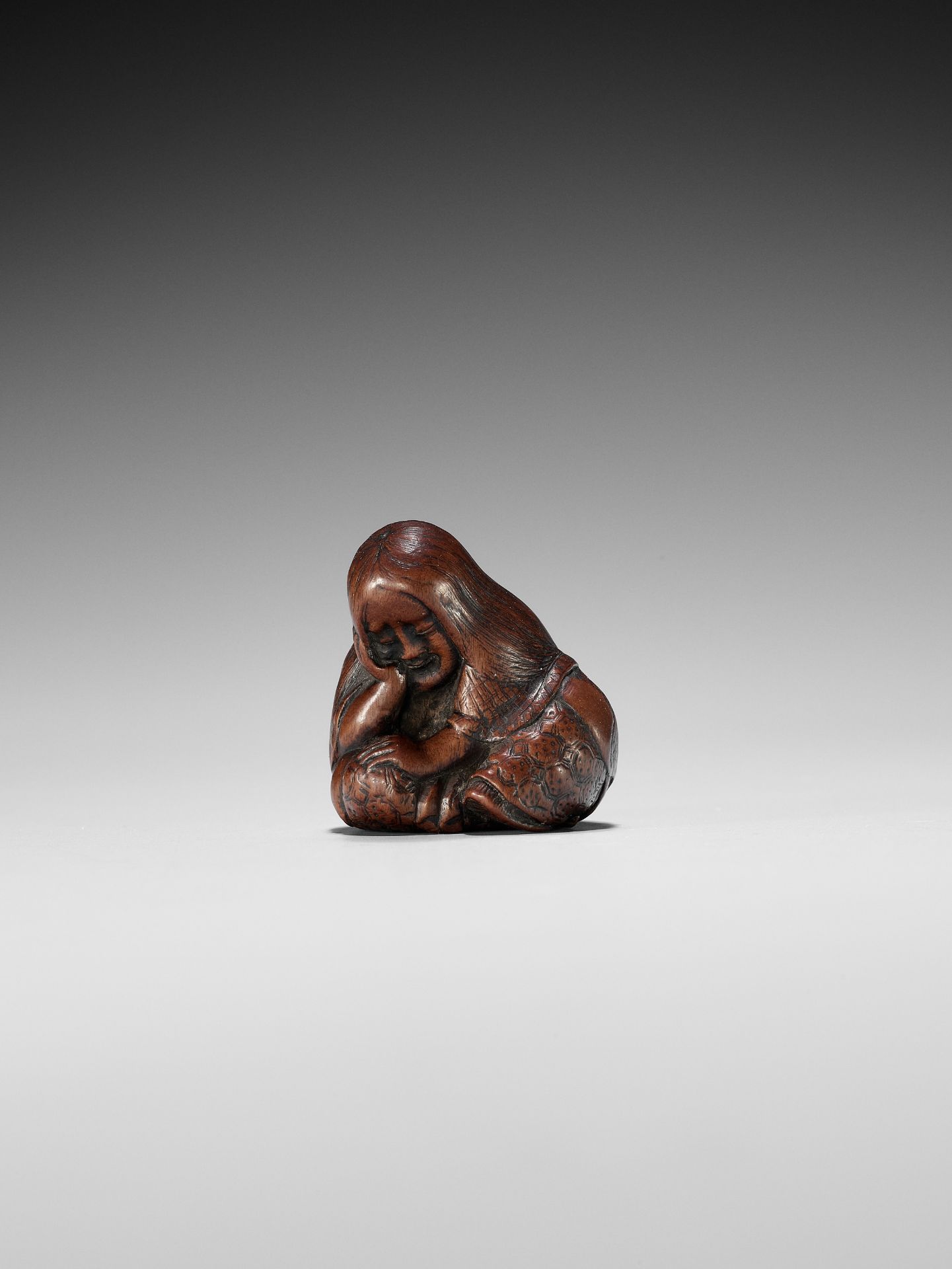 TOSHIKAZU: A NAGOYA SCHOOL WOOD NETSUKE OF A SEATED SLEEPING SHOJO - Image 9 of 12