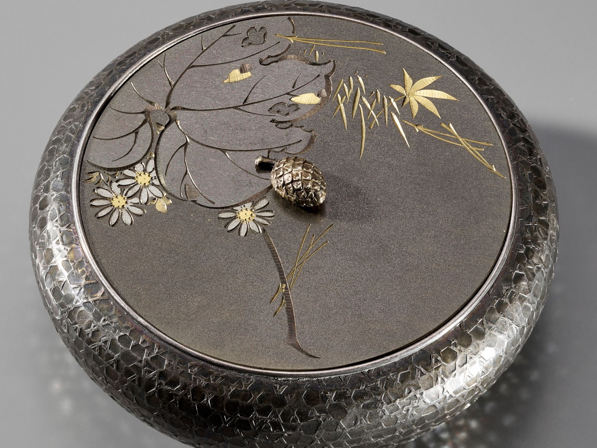 HATTORI: A RARE SILVER AND MIXED METAL KOGO (INCENSE BOX) - Image 11 of 11