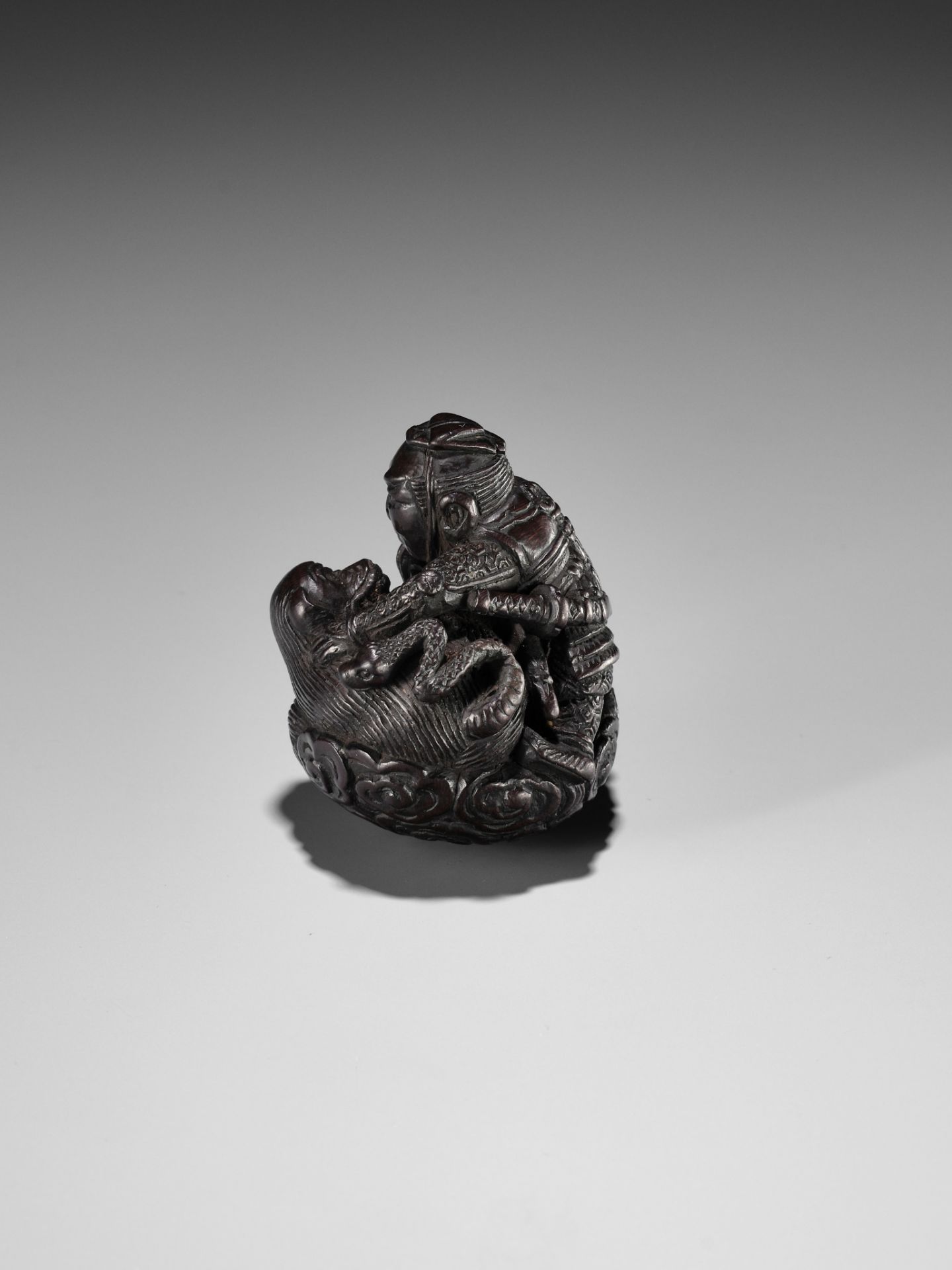 A POWERFUL WOOD NETSUKE OF INO HAYATA SLAYING THE NUE - Image 8 of 10