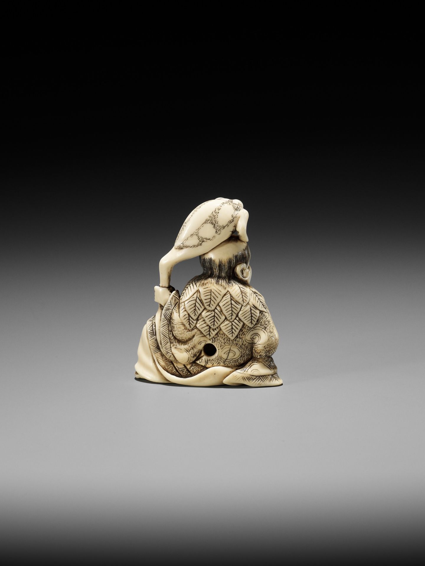 MASAMORI: AN IVORY NETSUKE OF GAMA SENNIN - Bild 2 aus 13