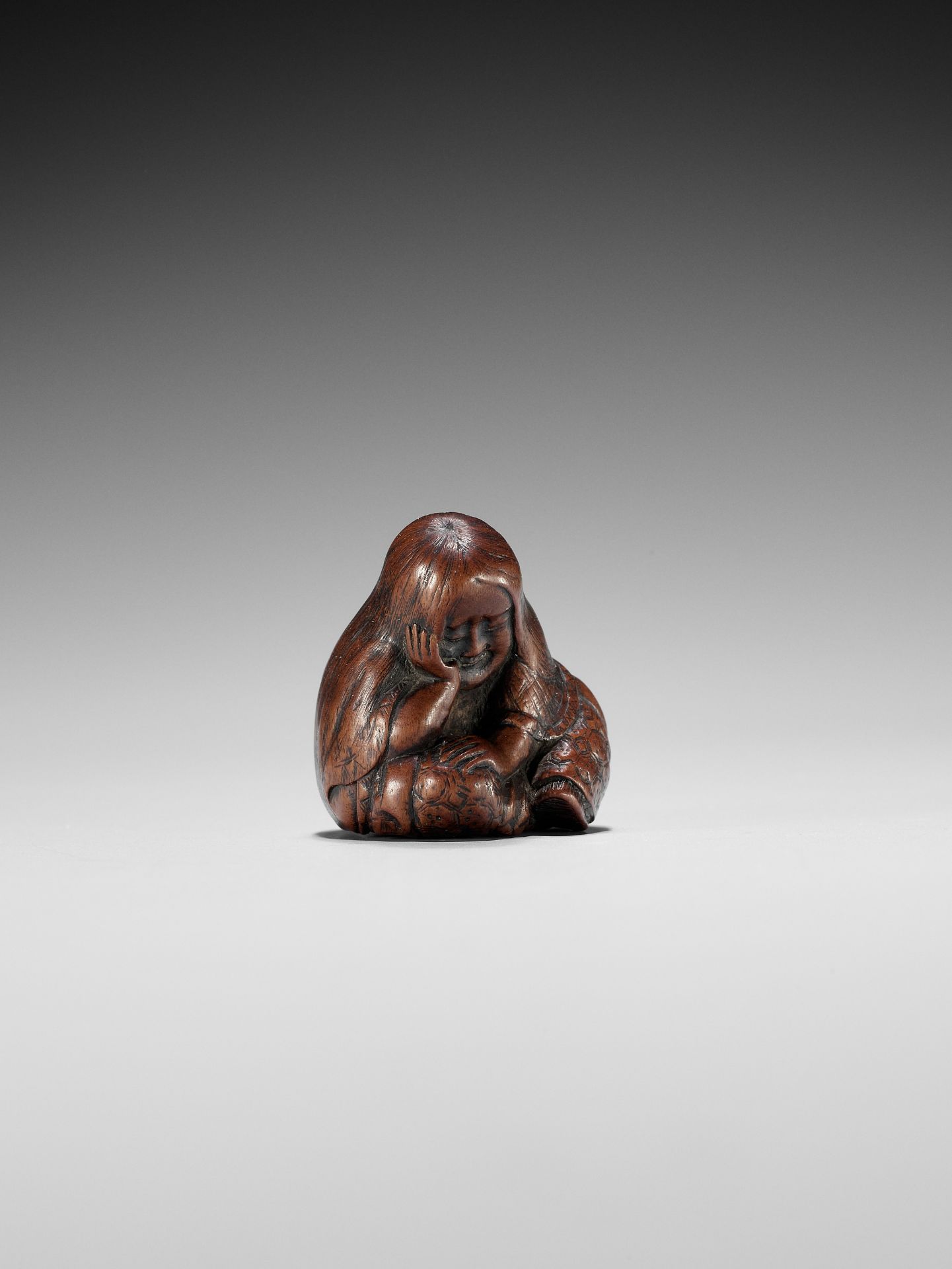 TOSHIKAZU: A NAGOYA SCHOOL WOOD NETSUKE OF A SEATED SLEEPING SHOJO - Image 7 of 12