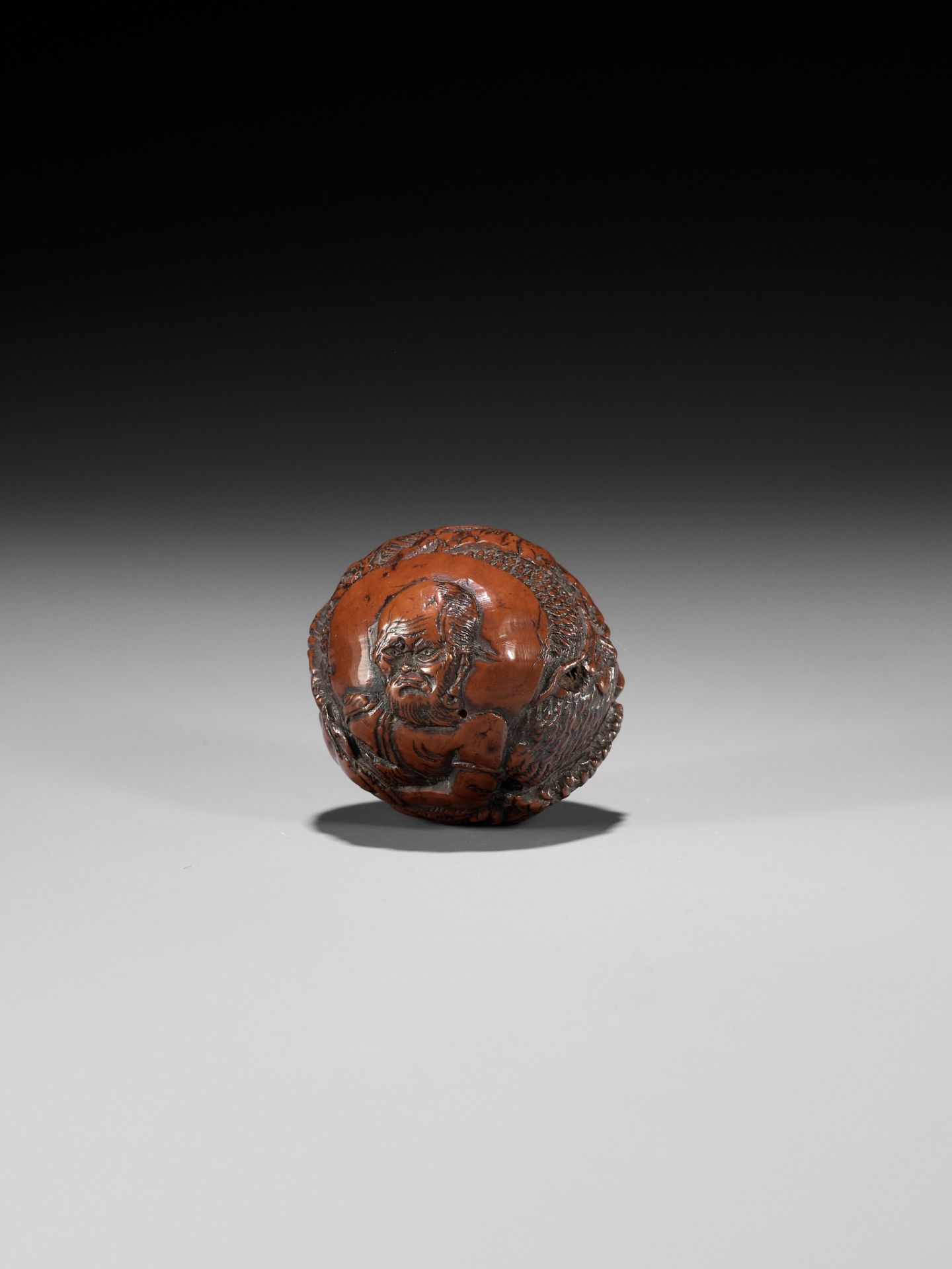 A KURUMI (WALNUT) NETSUKE OF RAKAN HANDAKA SONJA - Image 6 of 13