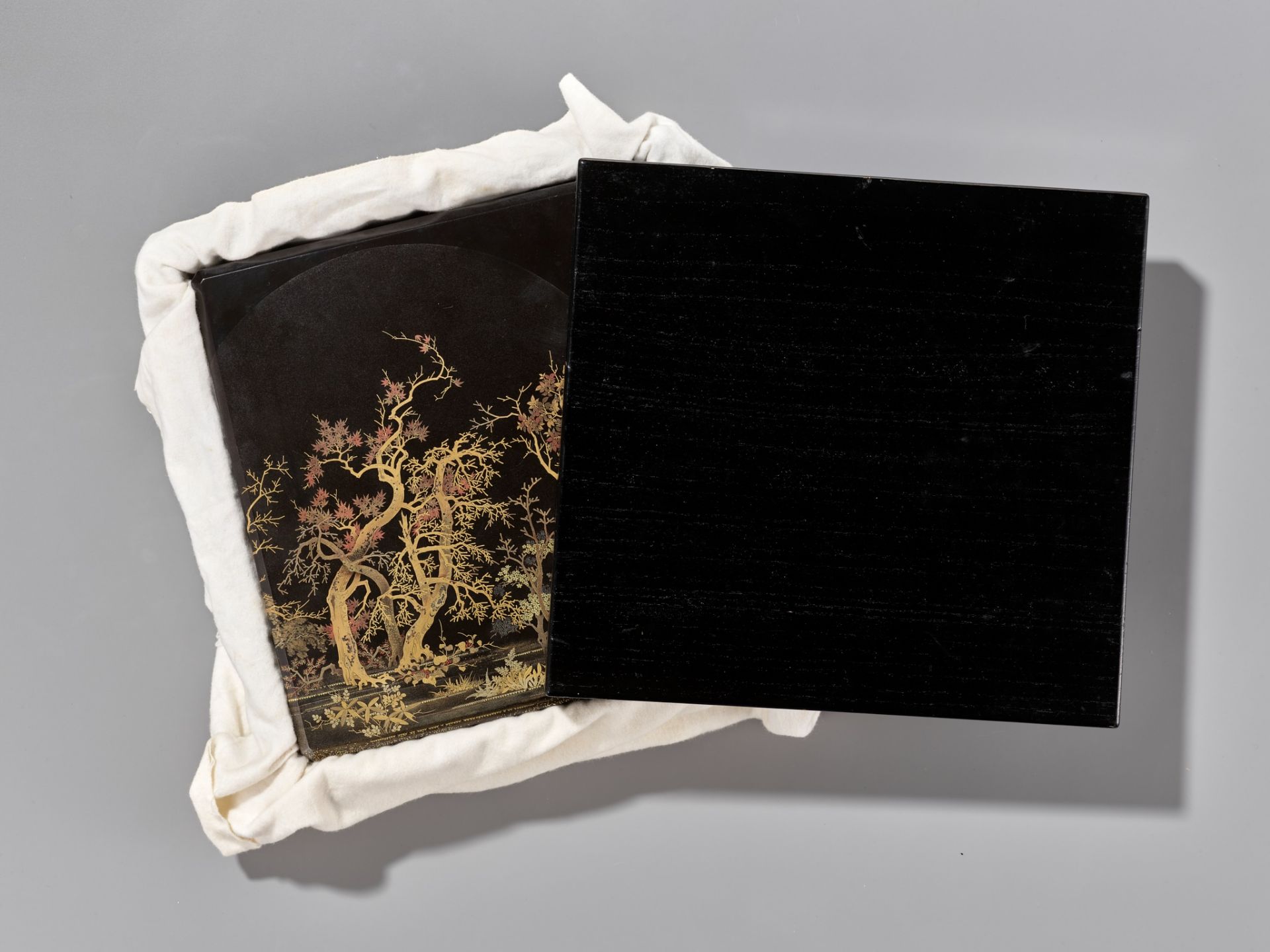 A SUPERB LACQUER SUZURIBAKO (WRITING BOX) DEPICTING A MOONLIT FOREST - Image 14 of 15