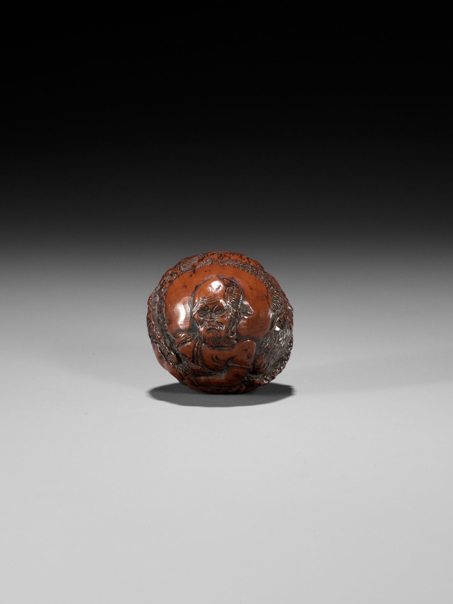 A KURUMI (WALNUT) NETSUKE OF RAKAN HANDAKA SONJA - Image 7 of 13