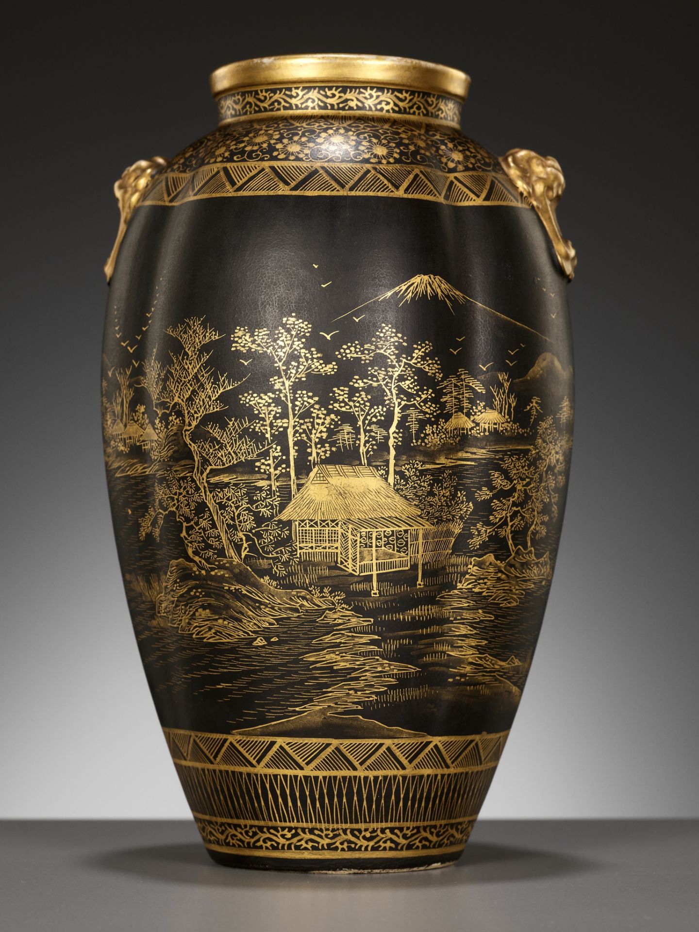 A PAIR OF GILT SATSUMA EARTHENWARE VASES WITH KOMAI STYLE MOTIF - Image 4 of 16