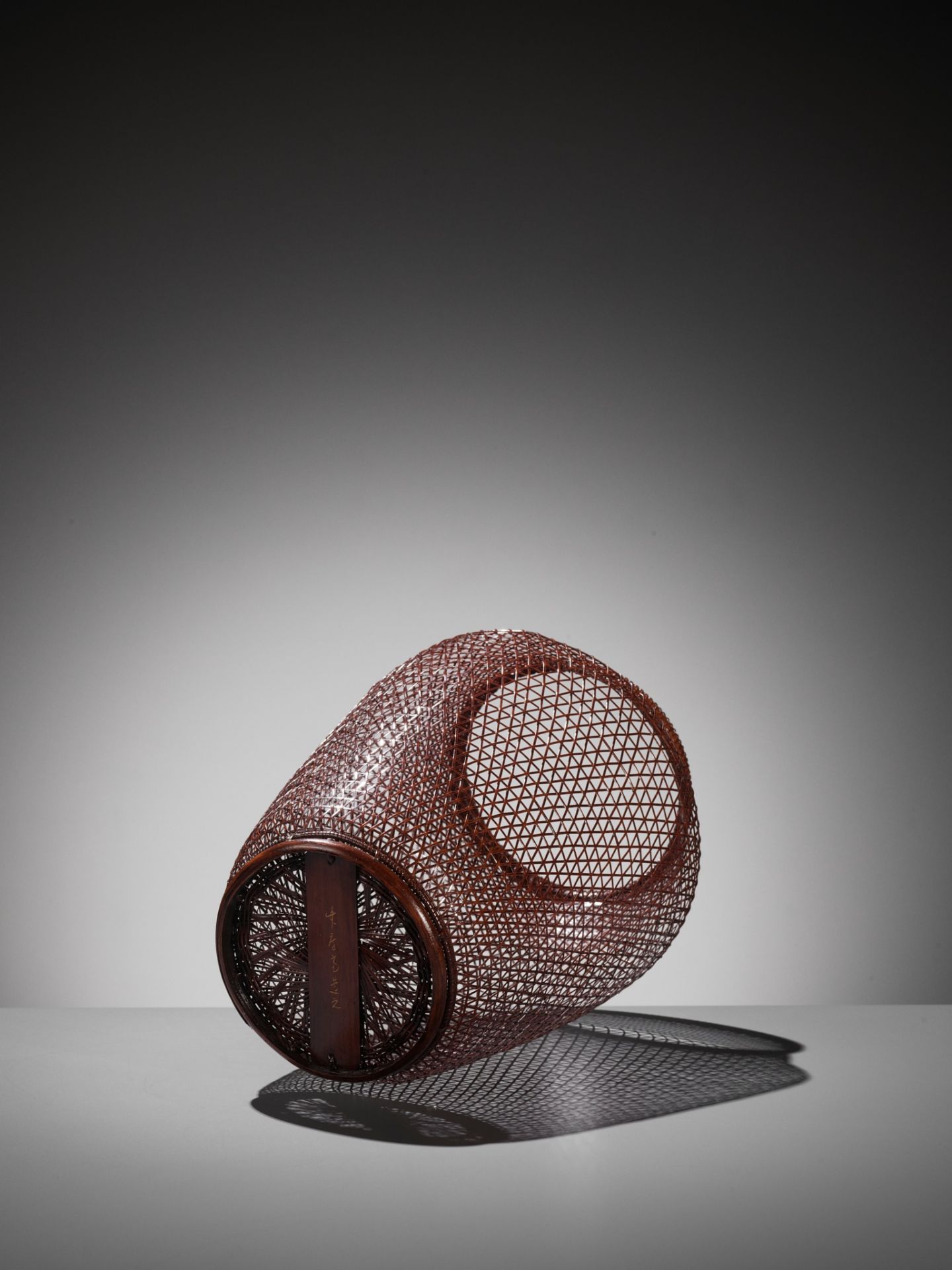 MAEDA CHIKUBOSAI II: A FINE WOVEN BAMBOO AND RATTAN HANAKAGO (FLOWER BASKET) - Image 10 of 11