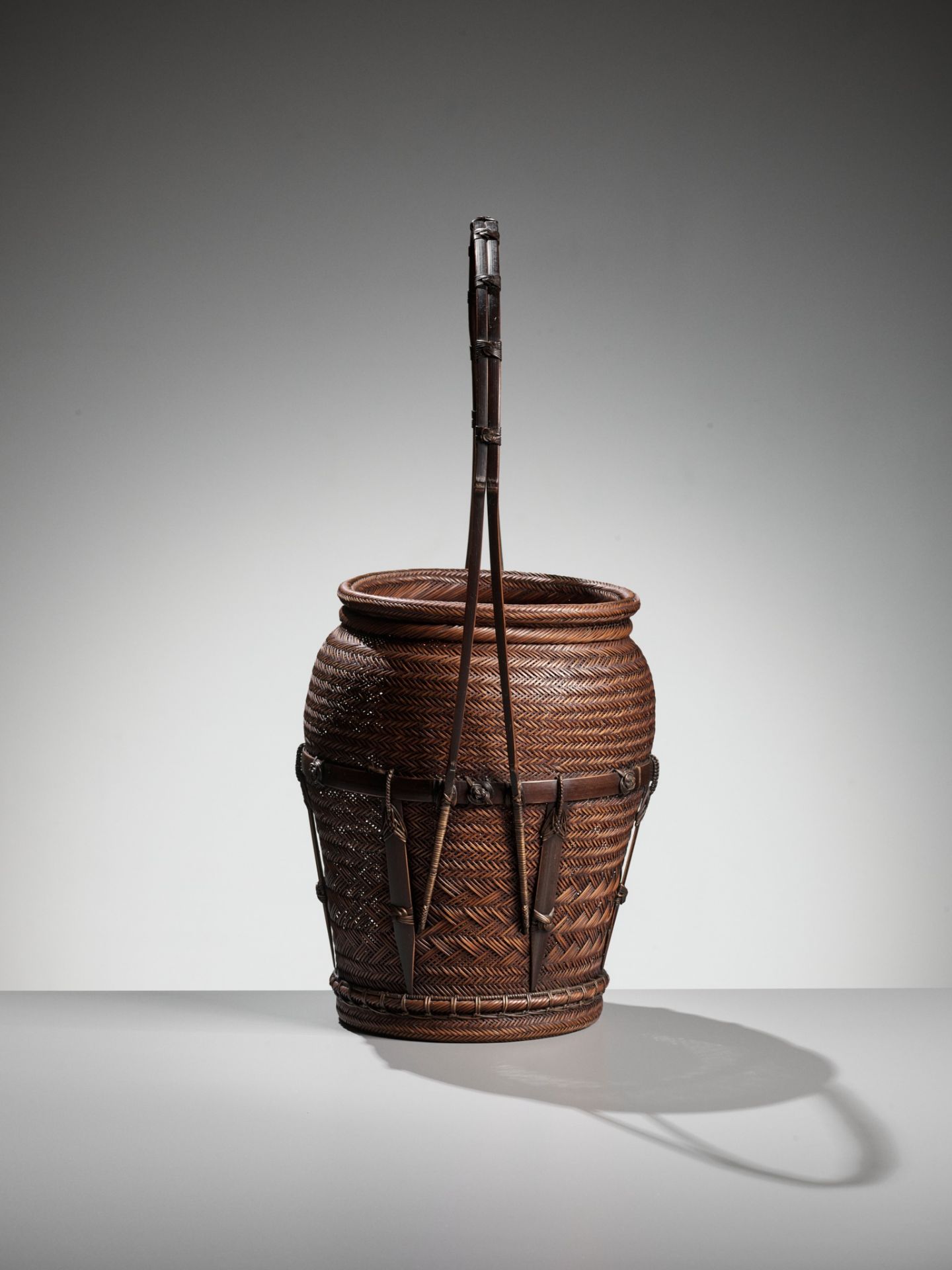 OMORI CHIKUYUSAI: A FINE WOVEN BAMBOO AND RATTAN HANAKAGO (FLOWER BASKET) - Image 4 of 9