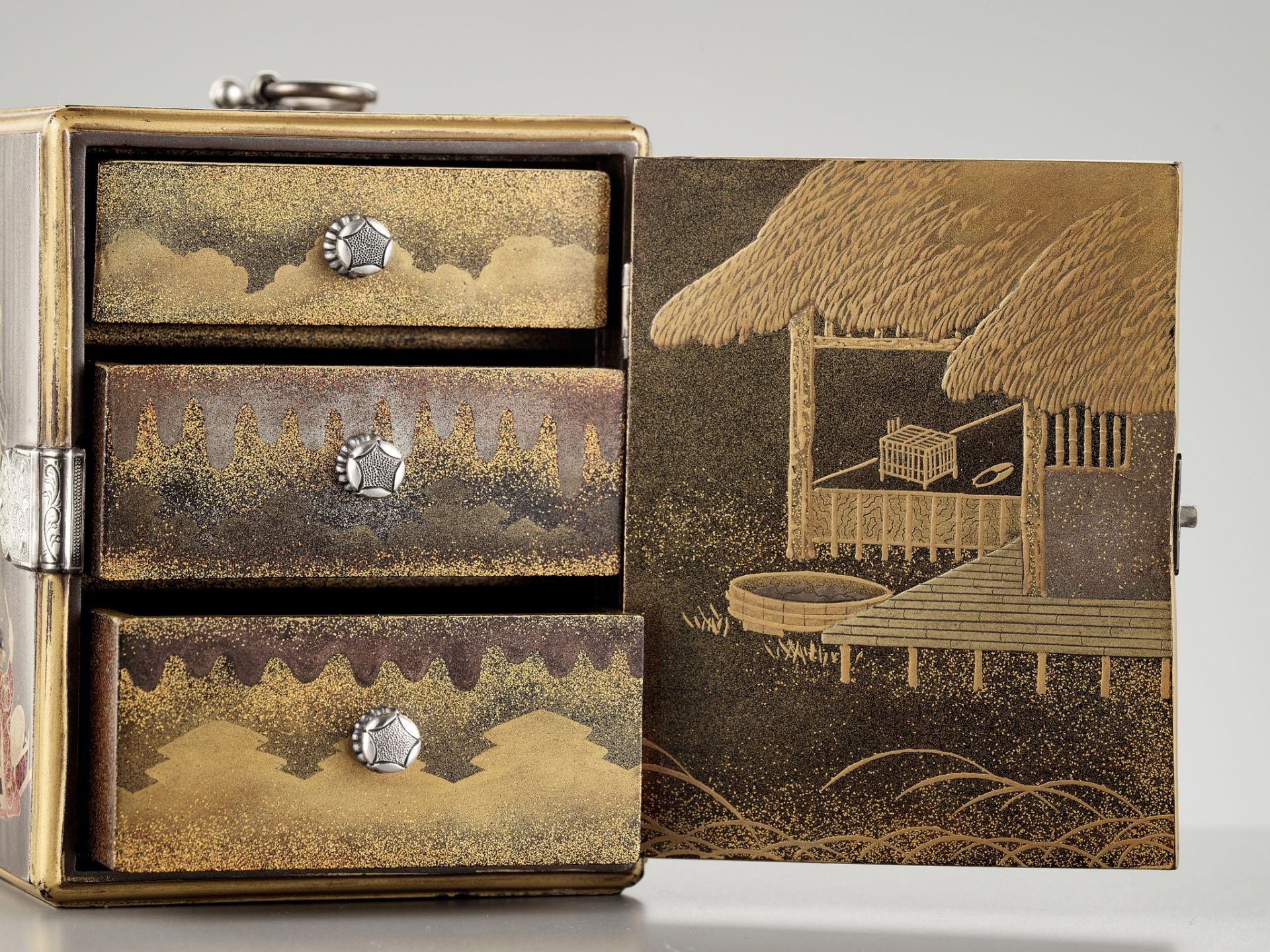 A LACQUER MINIATURE KODANSU (CABINET) WITH SCENES FROM THE TALE OF THE TONGUE-CUT SPARROW - Image 7 of 12
