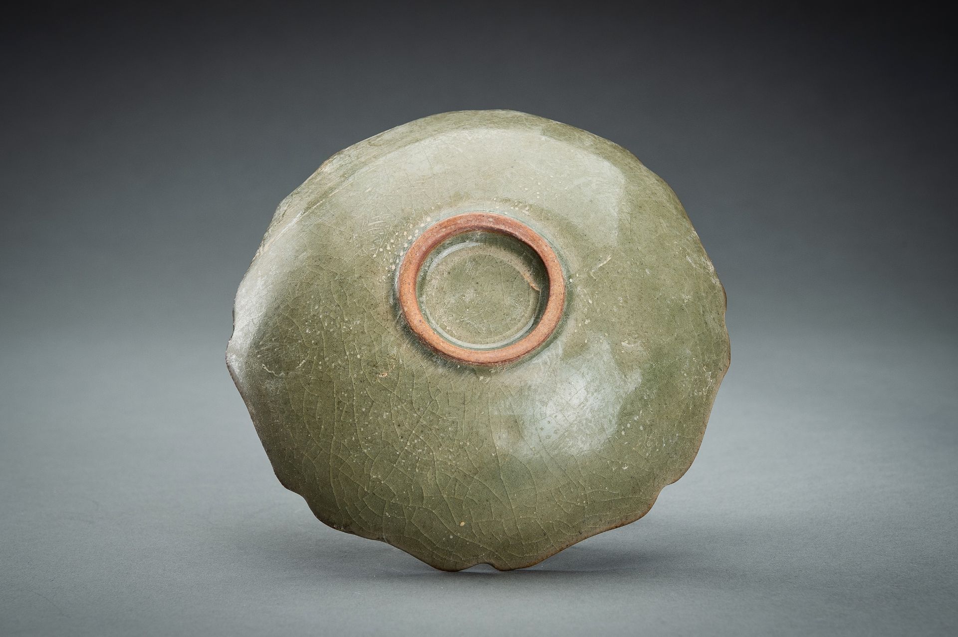 A LONGQUAN CELADON 'FISH' BOWL, NORTHERN SONG STYLE - Image 14 of 14