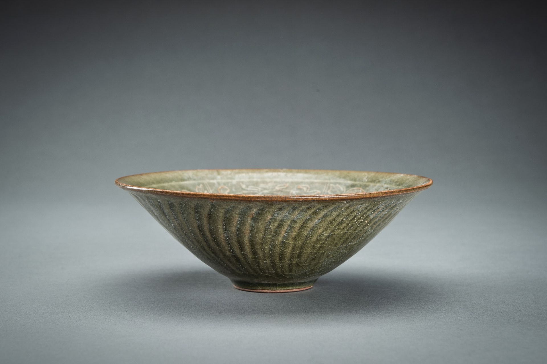 A LONGQUAN CELADON 'BOYS' BOWL, NORTHERN SONG STYLE - Image 2 of 13