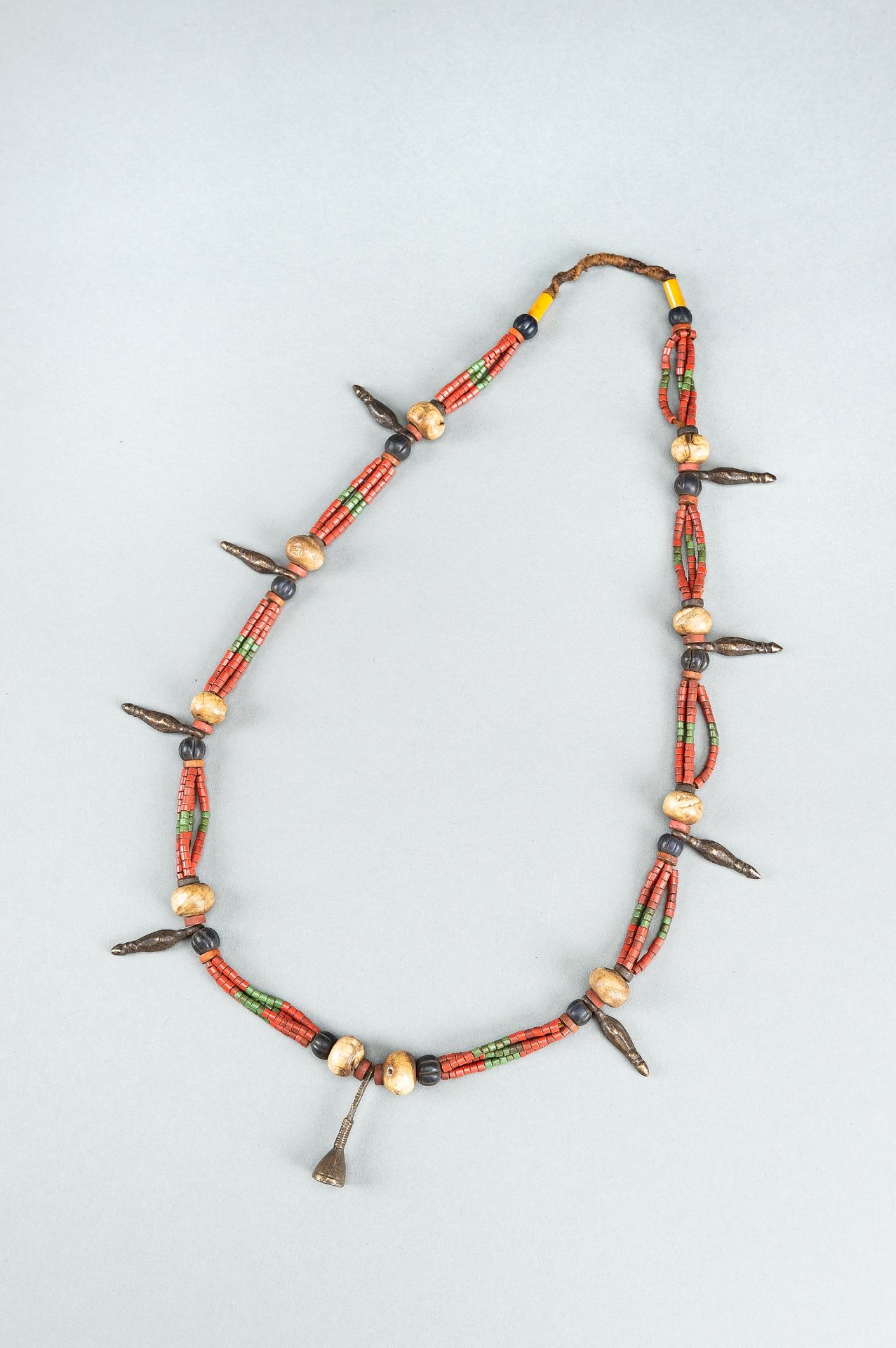 A NAGALAND MULTI-COLORED GLASS, BRASS AND SHELL NECKLACE, c. 1900s - Image 9 of 9