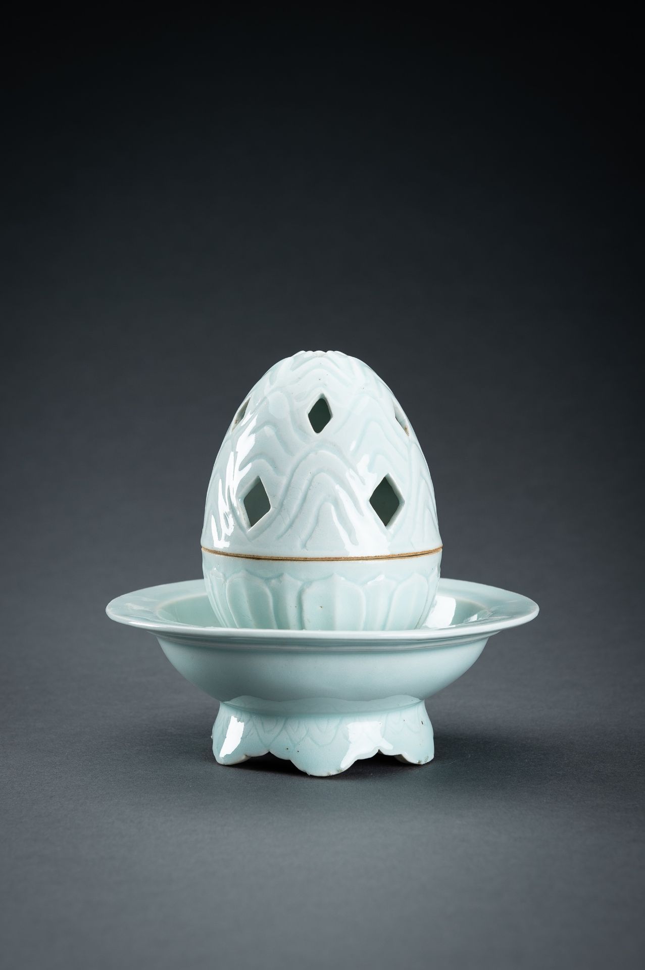 A FINE SONG STYLE QINGBAI GLAZE PORCELAIN INCENSE BURNER - Image 7 of 12