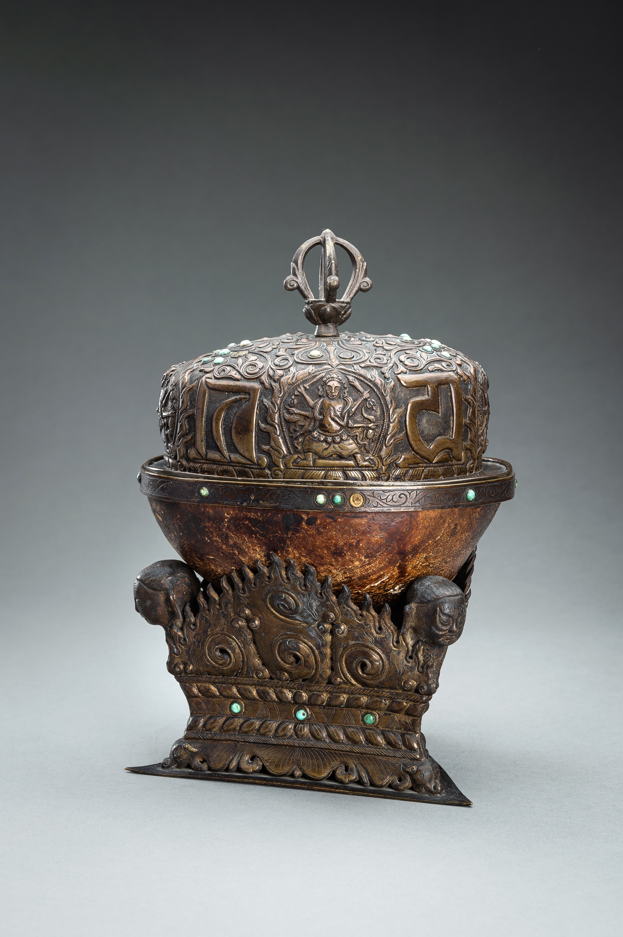 A COPPER MOUNTED KAPALA AND STAND, 19TH CENTURY - Image 5 of 19