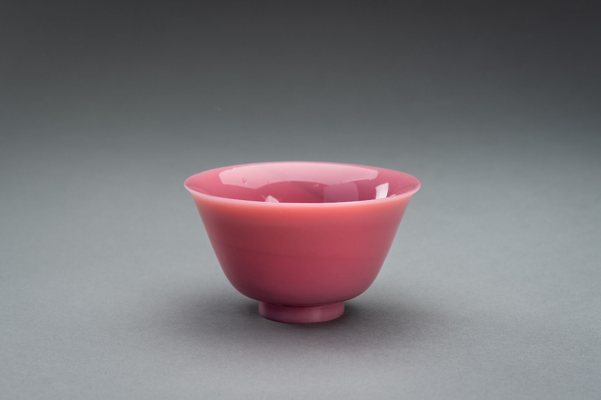 A PINK PEKING GLASS BOWL, MARK AND PERIOD OF QIANLONG - Image 7 of 10