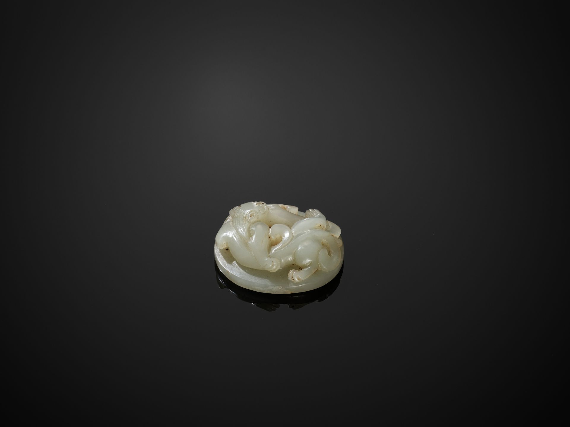 AN EXQUISITE SMALL PALE CELADON JADE SWORD POMMEL WITH HORNLESS DRAGON, WESTERN HAN - Image 3 of 6