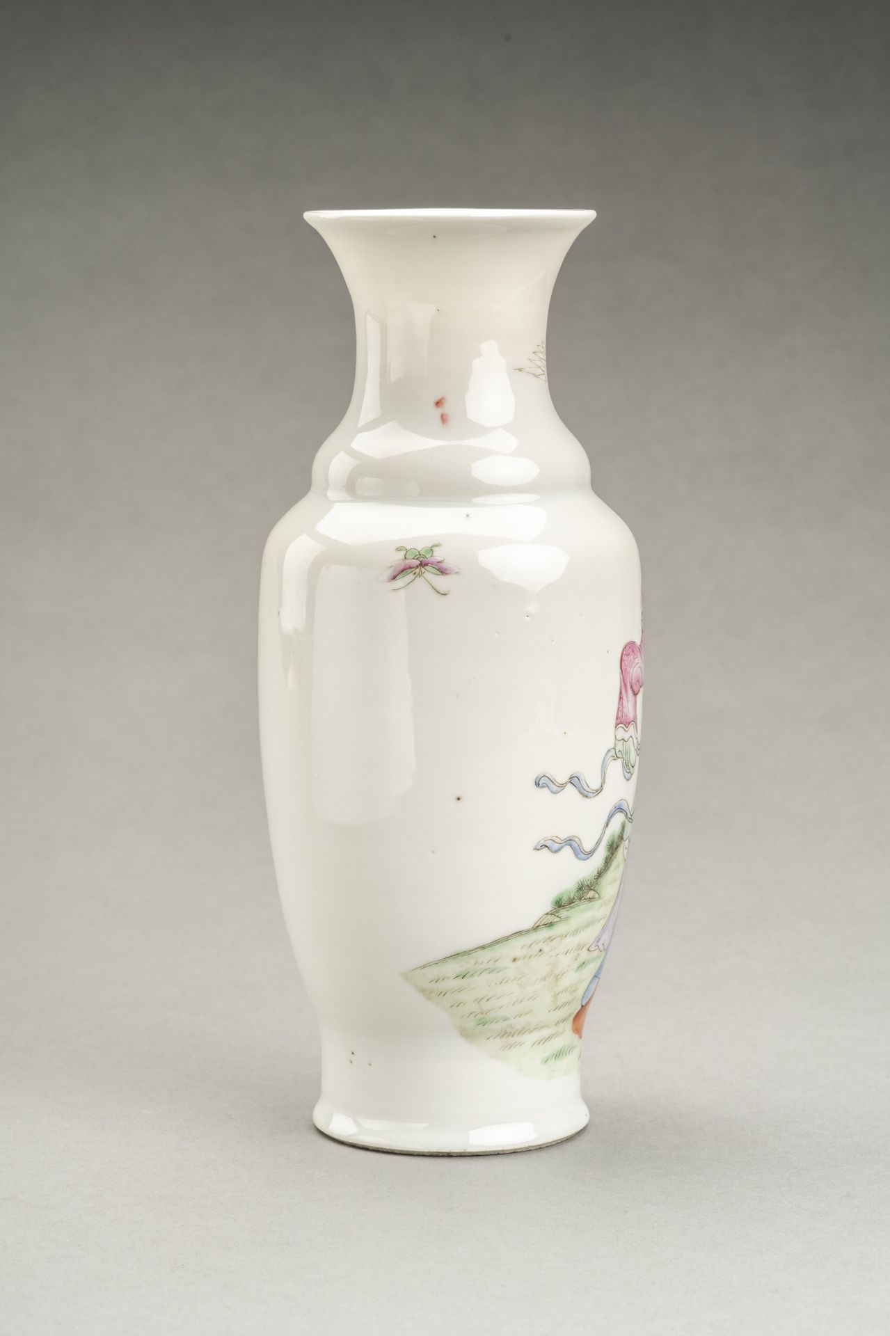 A FAMILLE ROSE 'SHOULAO' VASE, c. 1920s - Image 3 of 5