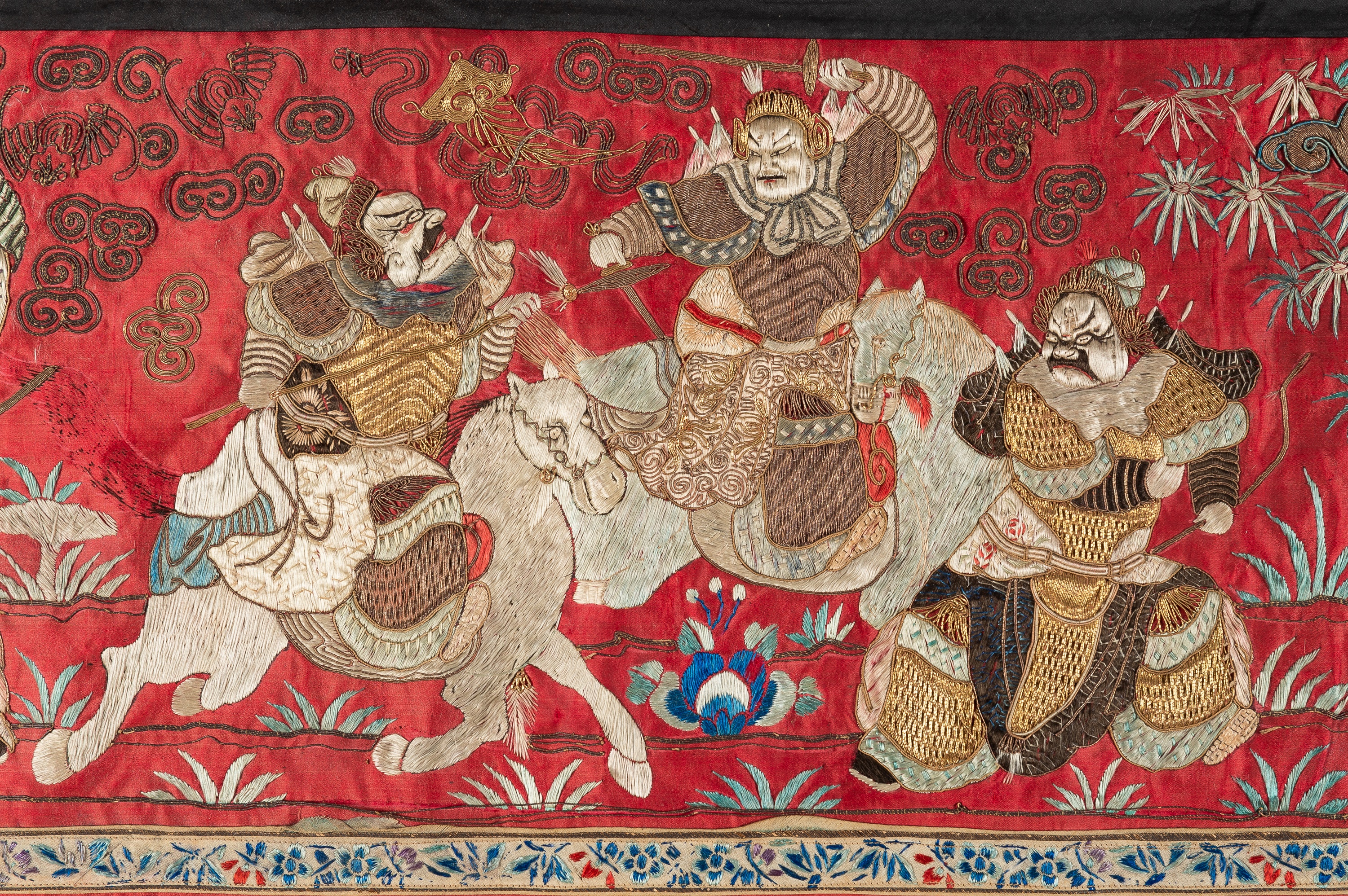 A LARGE EMBROIDERED WALL PANEL, QING - Image 18 of 26