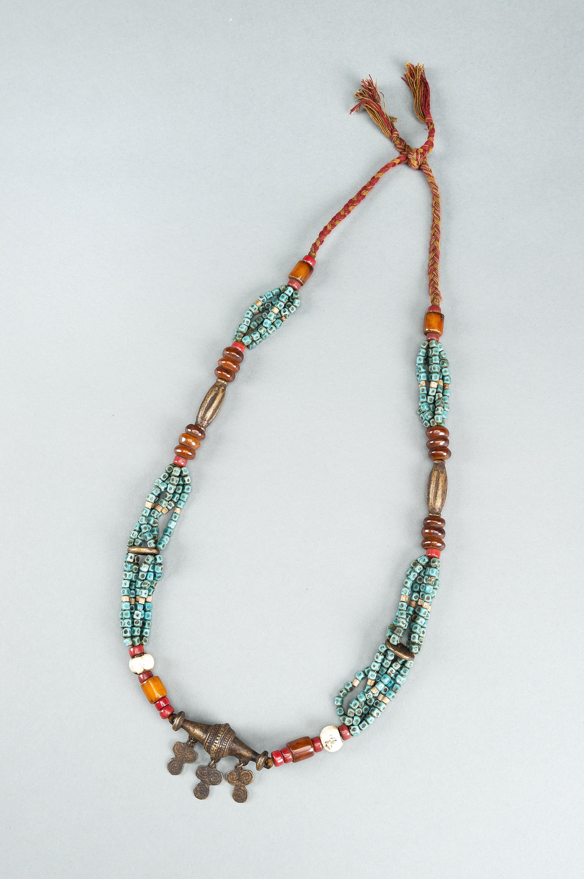 A NAGALAND MULTI-COLORED GLASS, BRASS AND SHELL NECKLACE, c. 1900s - Image 9 of 9