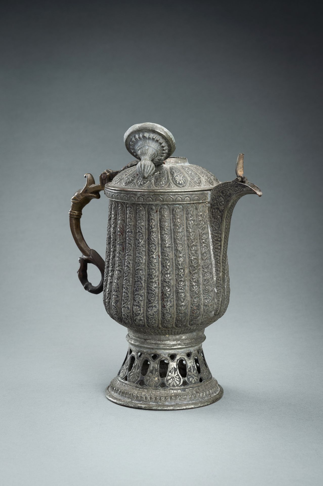 A KASHMIR TINNED COPPER SAMOVAR KETTLE, 19th CENTURY - Image 8 of 14