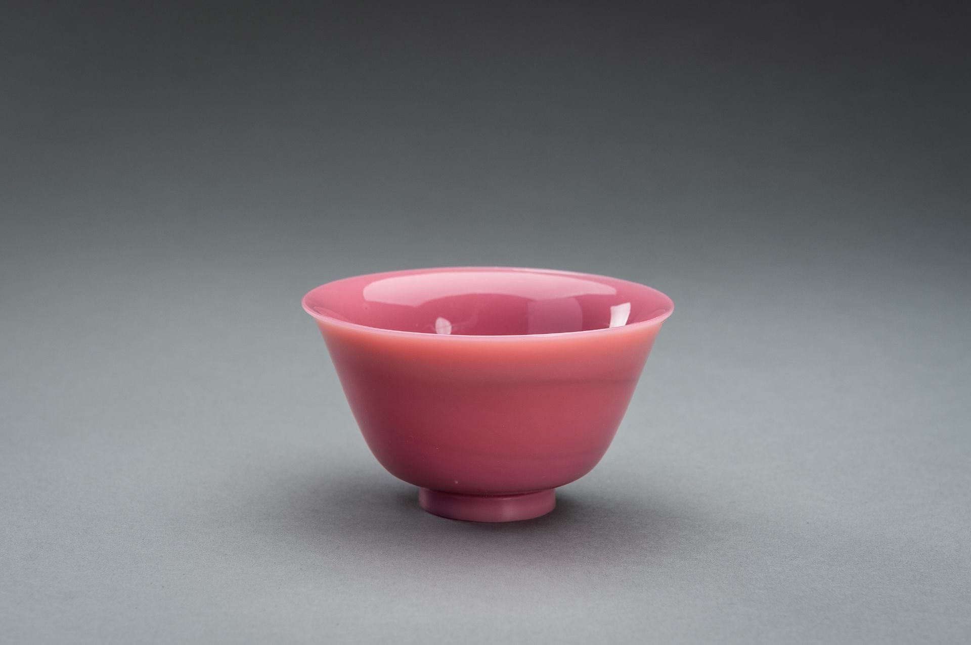 A PINK PEKING GLASS BOWL, MARK AND PERIOD OF QIANLONG - Image 5 of 10