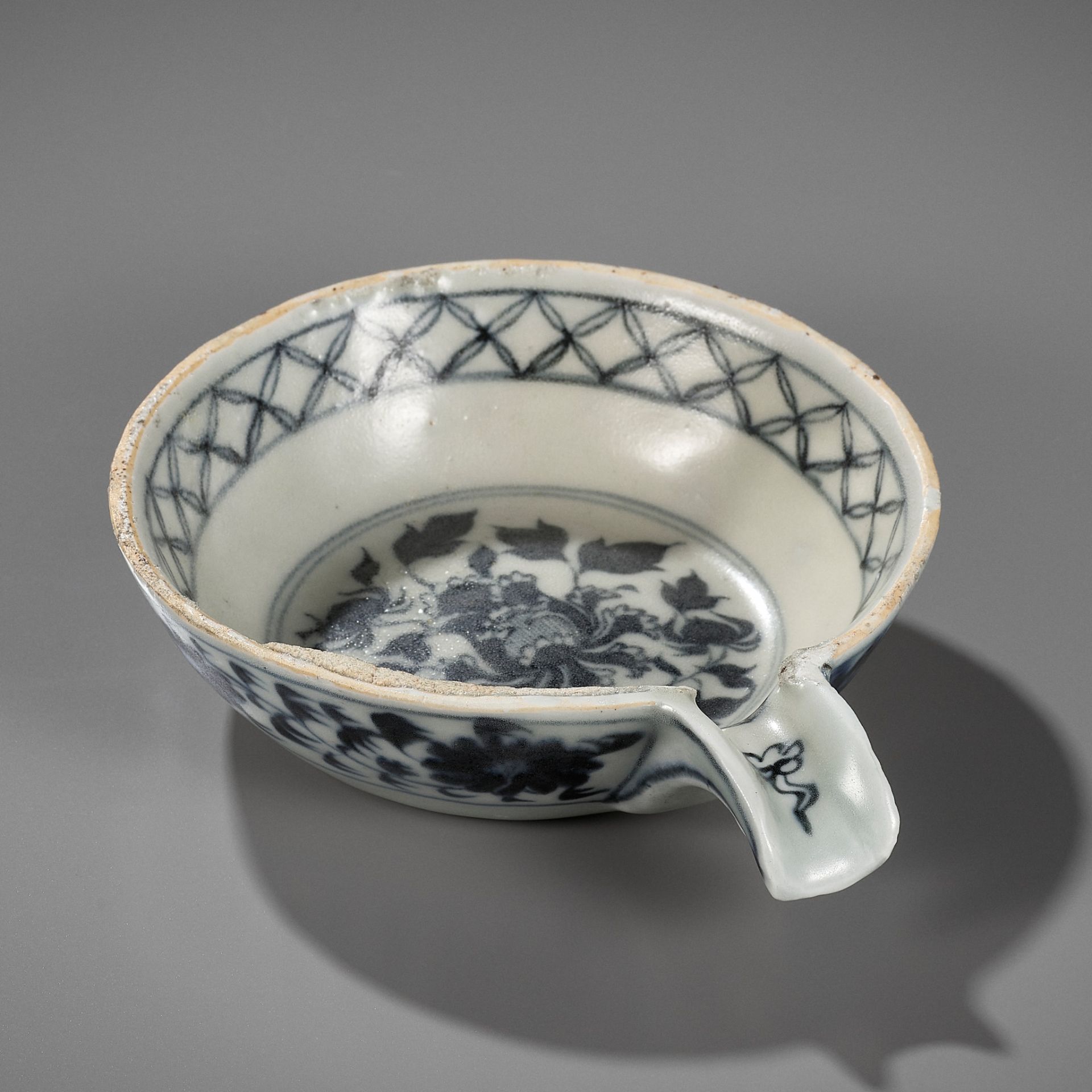 A BLUE AND WHITE POURING BOWL, YI, YUAN DYNASTY