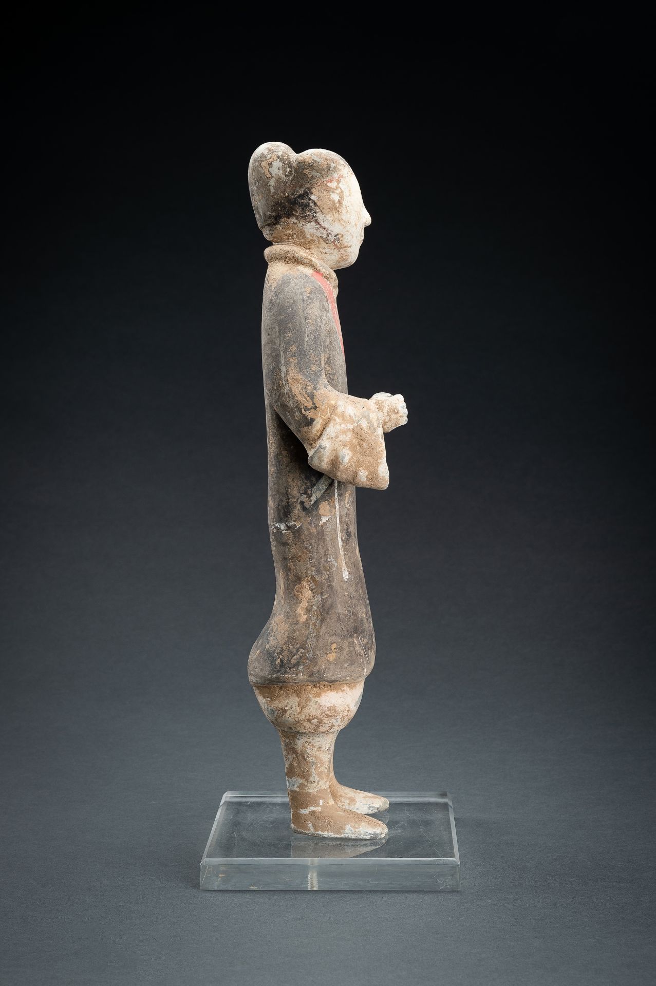 A POTTERY FIGURE OF A GUARD, HAN DYNASTY - Image 8 of 14