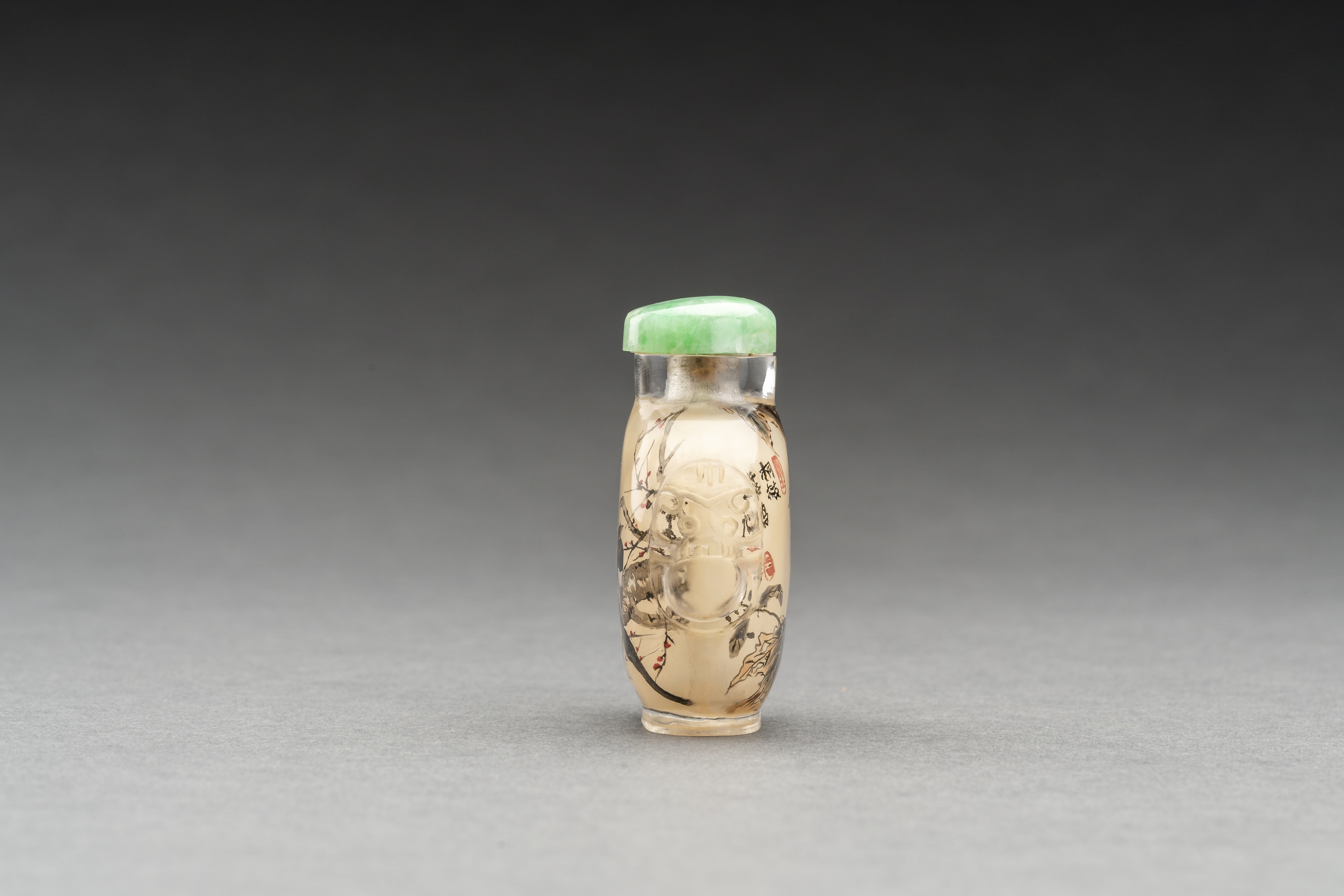 AN INSIDE-PAINTED GLASS 'DOVE AND MAGPIES' SNUFF BOTTLE - Image 3 of 6