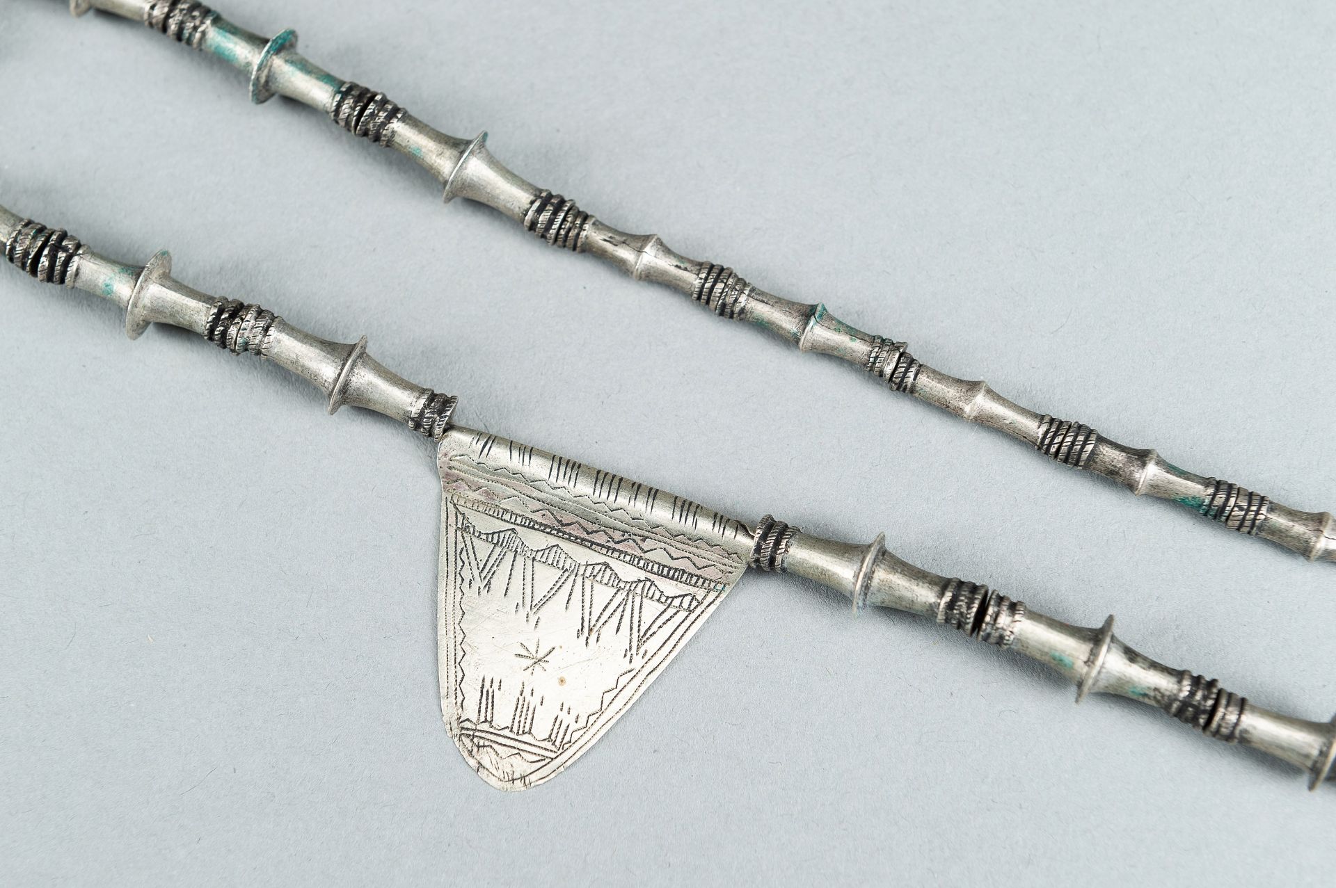 TWO MIDDLE EASTERN SILVER AND METAL NECKLACES, c. 1900s - Bild 9 aus 12