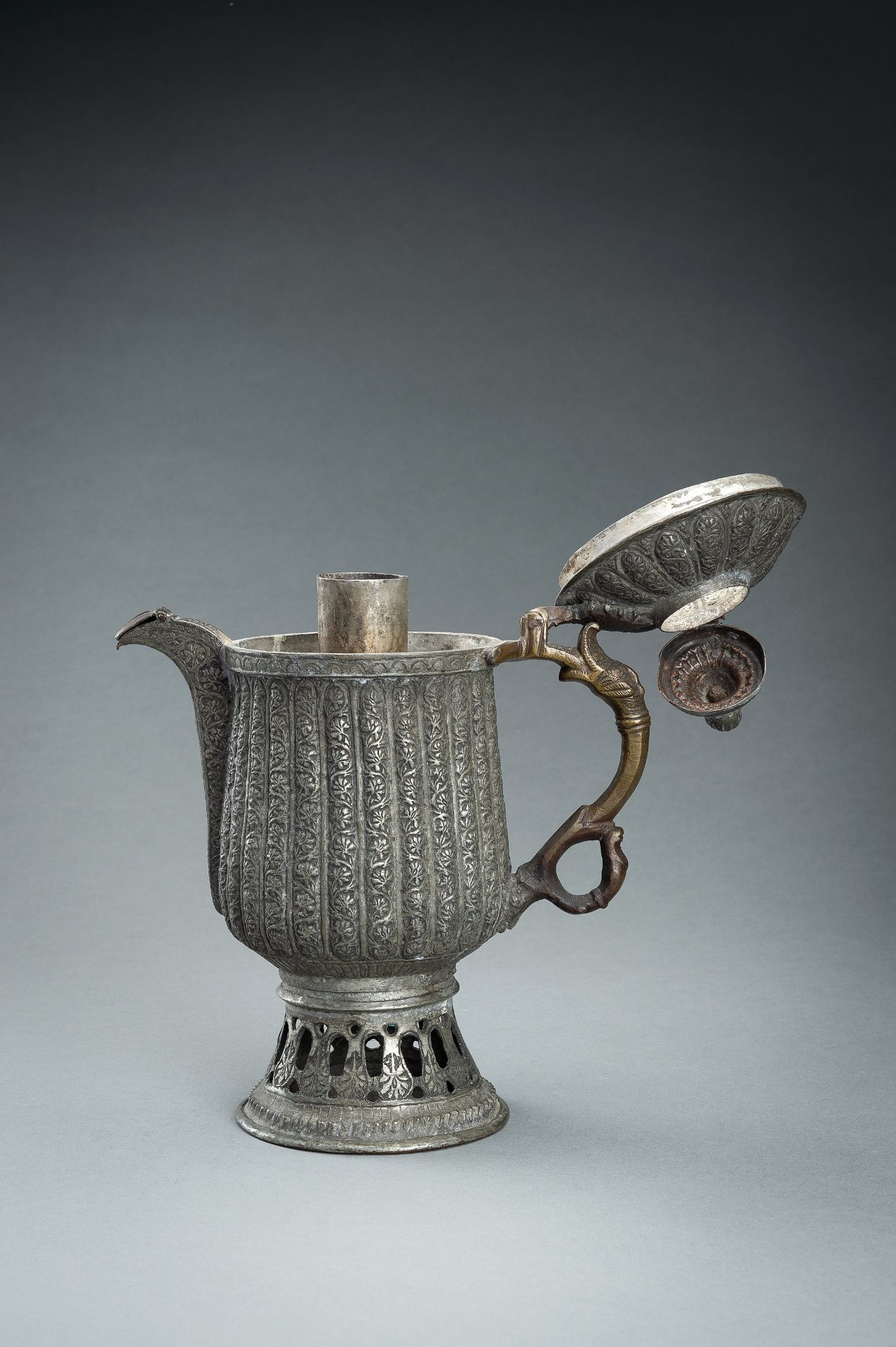 A KASHMIR TINNED COPPER SAMOVAR KETTLE, 19th CENTURY - Image 7 of 14