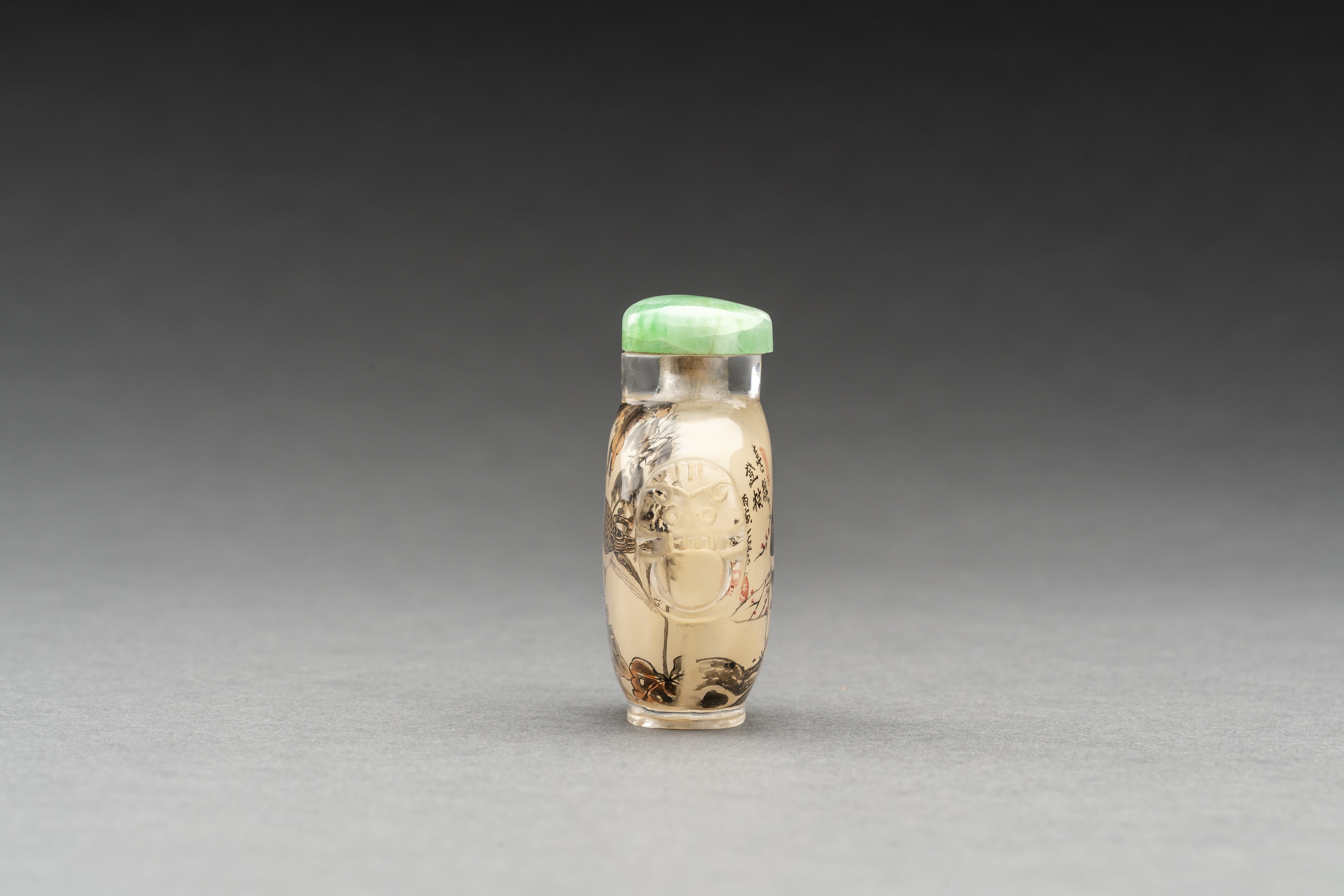 AN INSIDE-PAINTED GLASS 'DOVE AND MAGPIES' SNUFF BOTTLE - Image 4 of 6