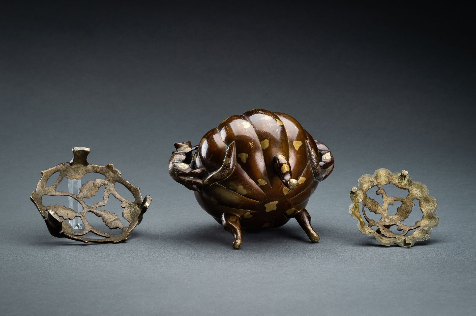 A PUMPKIN SHAPED GOLD SPLASH BRONZE TRIPOD CENSER, 19th CENTURY - Image 15 of 15