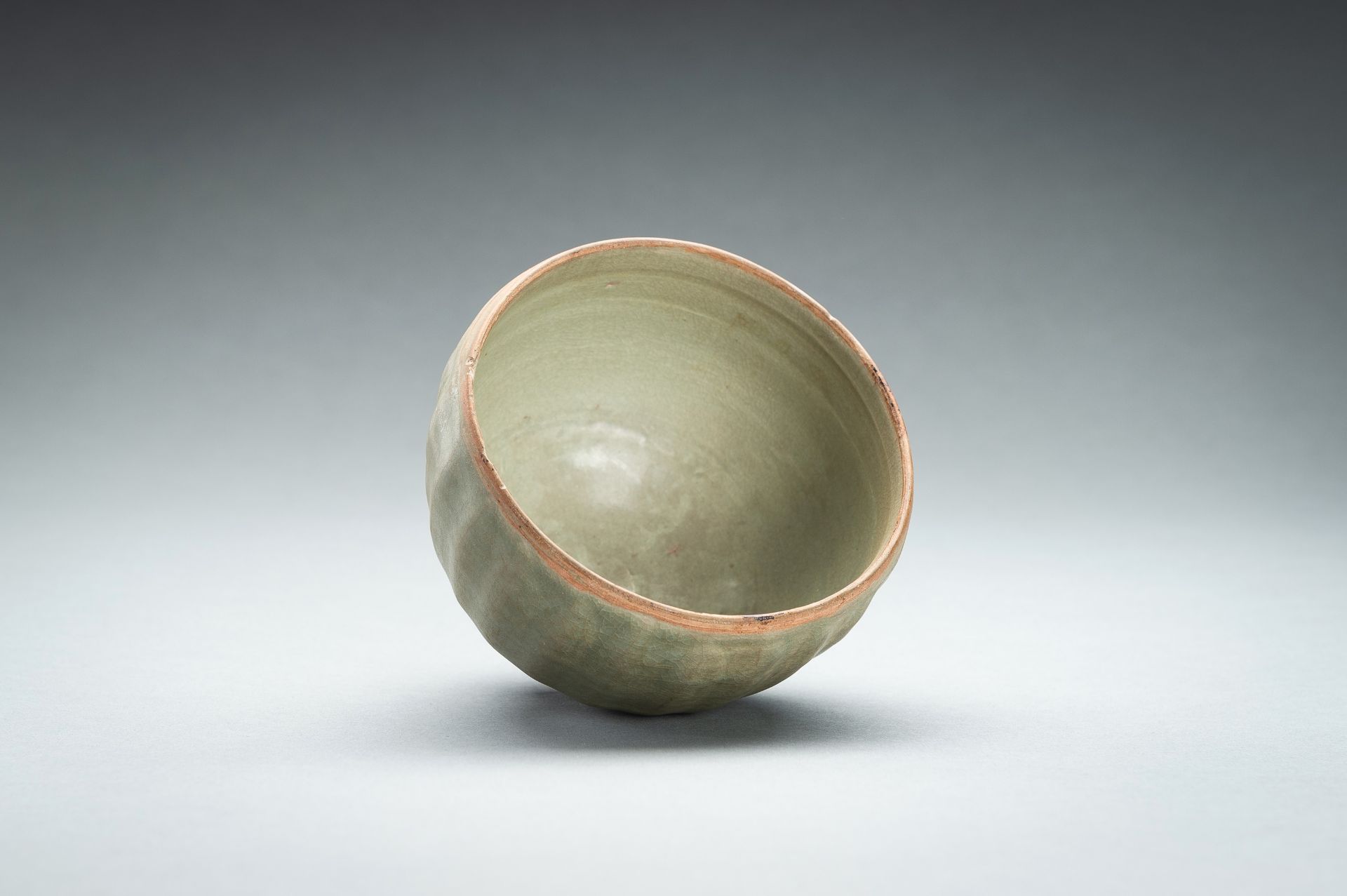 A LONGQUAN CELADON CERAMIC BOWL, SONG DYNASTY - Image 5 of 10