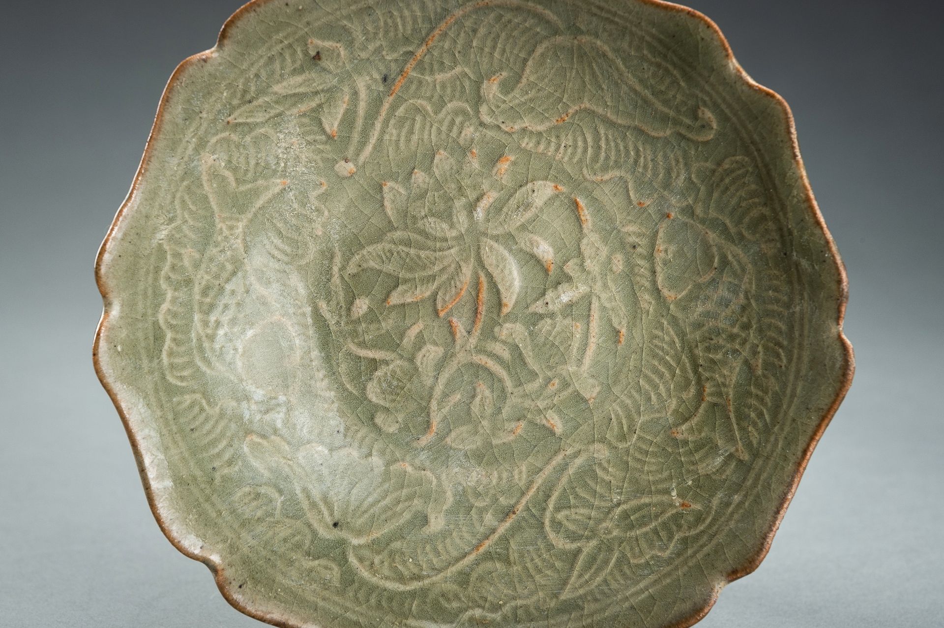 A LONGQUAN CELADON 'FISH' BOWL, NORTHERN SONG STYLE - Image 5 of 14