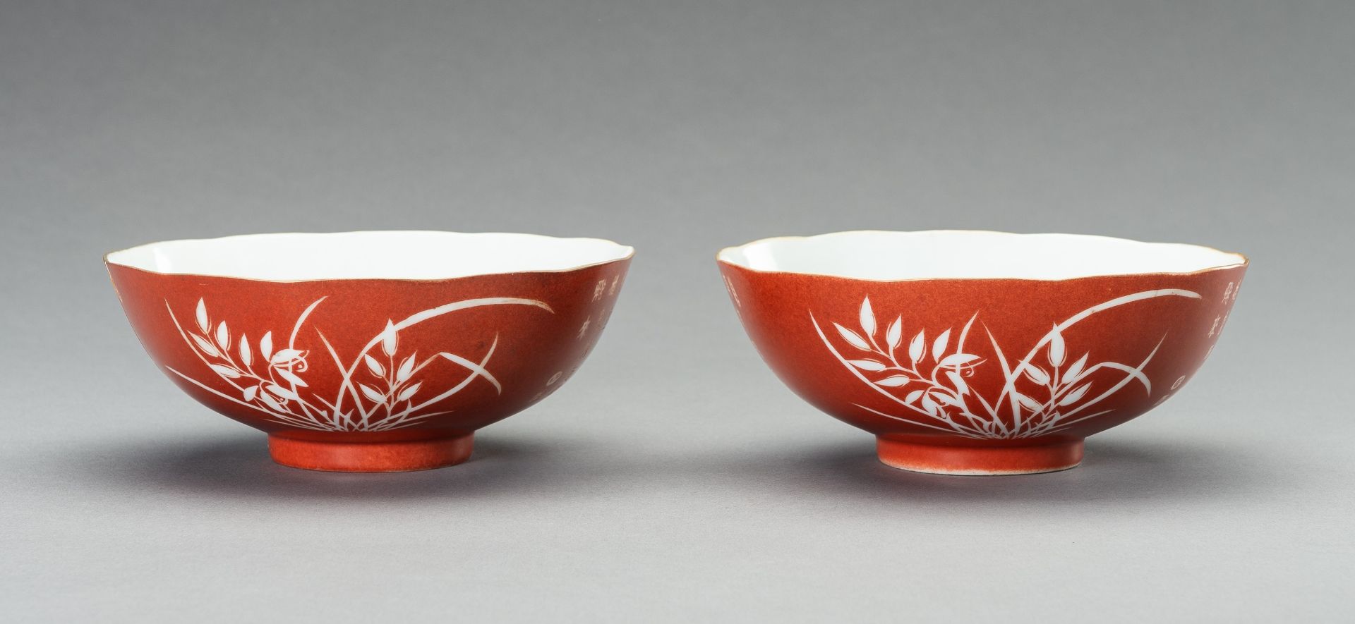 A PAIR OF CORAL RED PORCELAIN BOWLS, REPUBLIC PERIOD