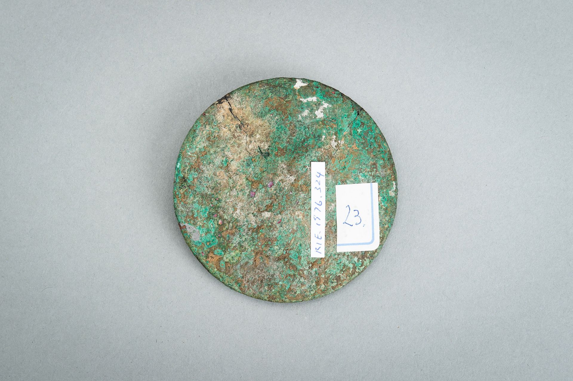 A BRONZE MIRROR, HAN DYNASTY - Bild 7 aus 9