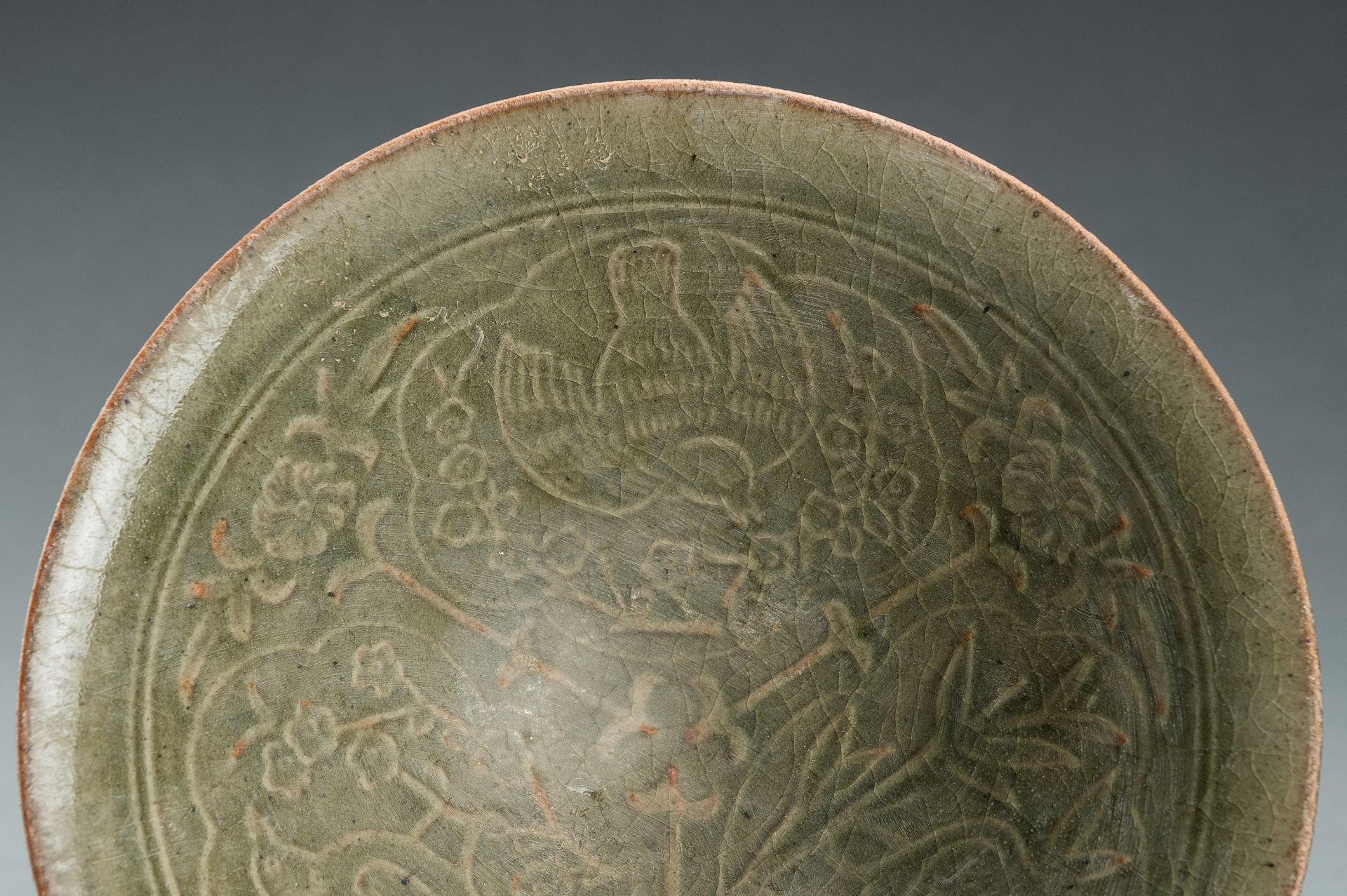 A LONGQUAN CELADON 'BIRDS' BOWL, NORTHERN SONG STYLE - Image 8 of 16