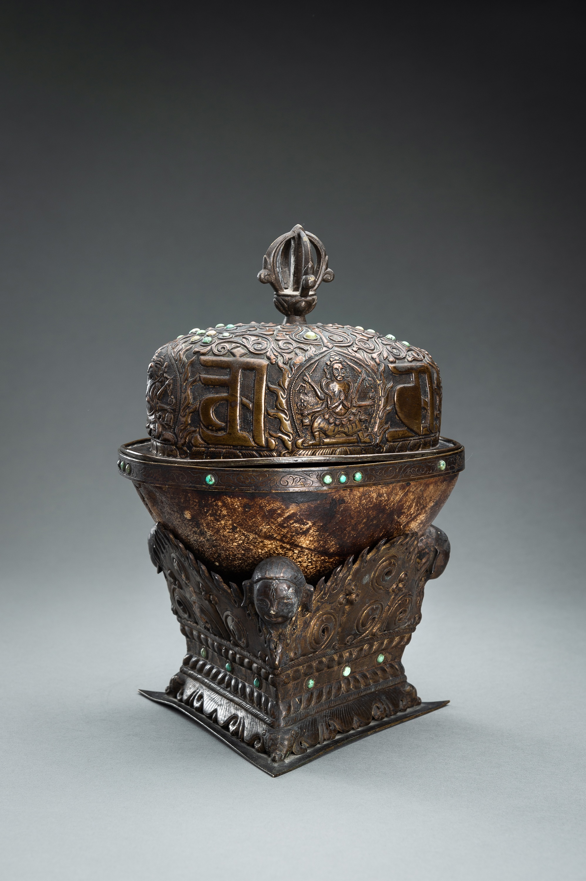 A COPPER MOUNTED KAPALA AND STAND, 19TH CENTURY - Image 2 of 19