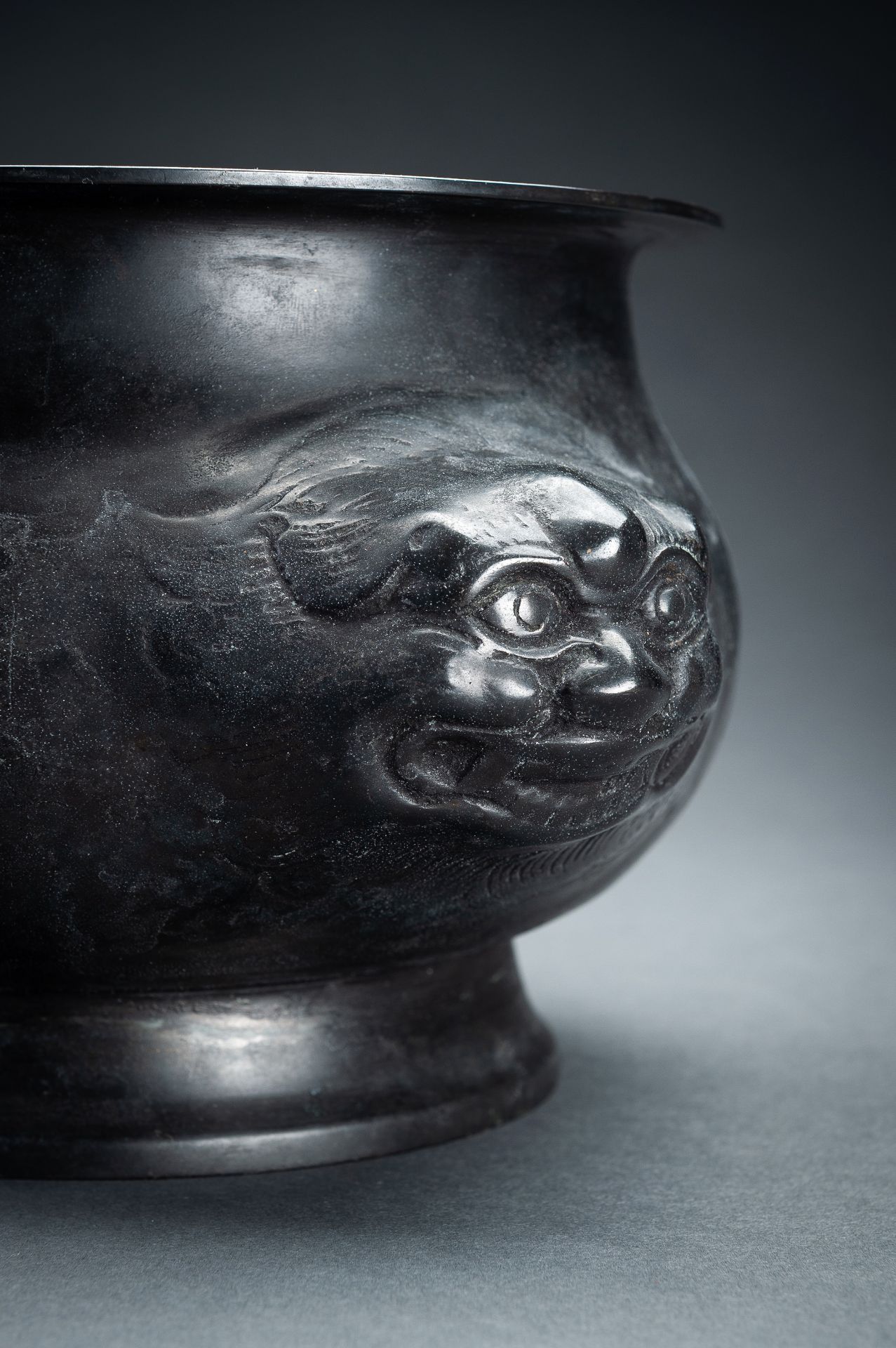 A BRONZE CENSER WITH BUDDHIST LION MASKS, QING - Bild 9 aus 14