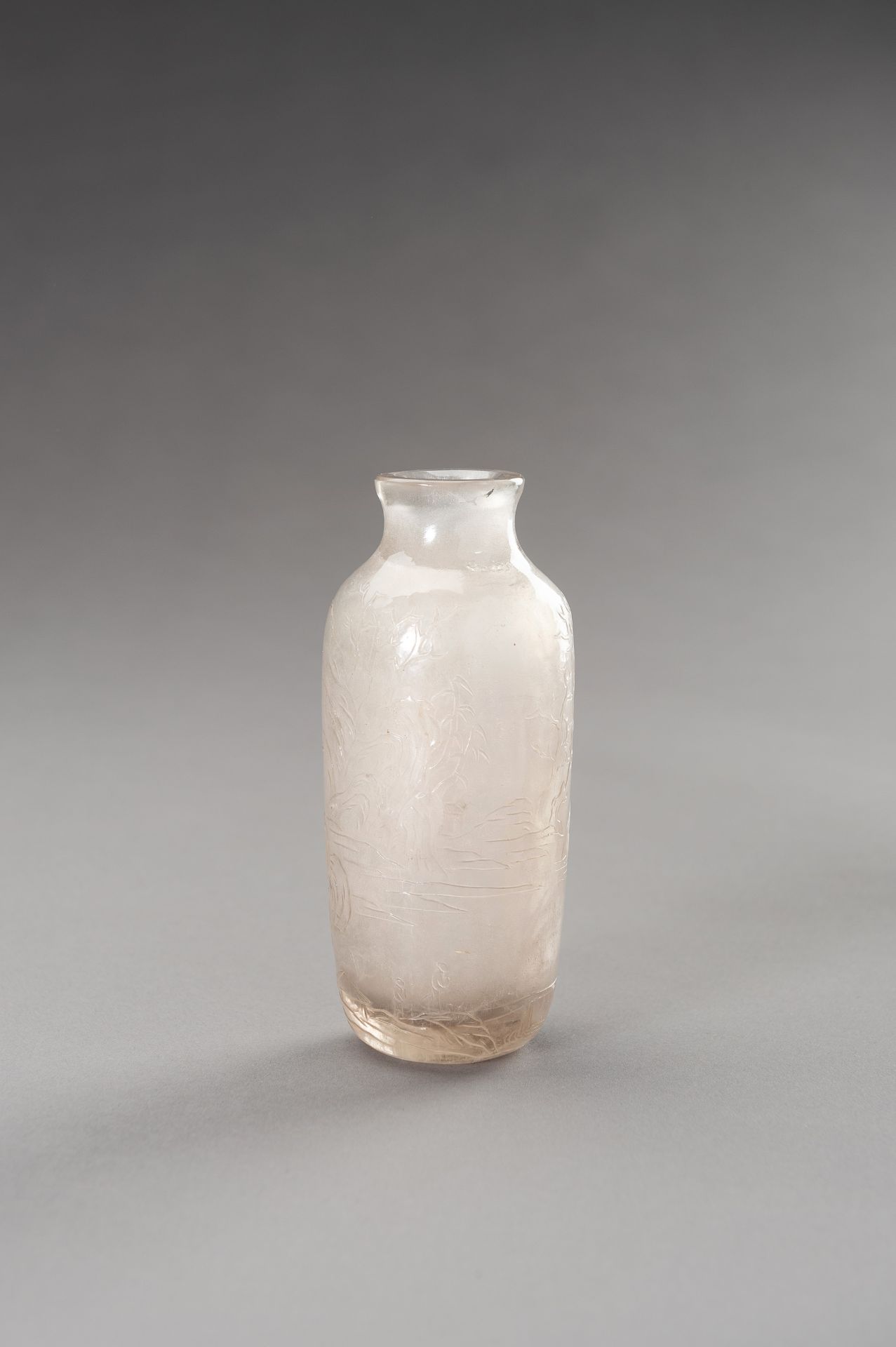 A ROCK CRYSTAL 'LANDSCAPE' VASE, QING DYNASTY - Bild 4 aus 9