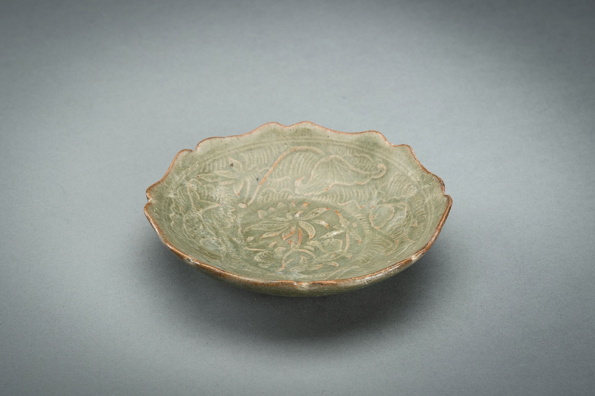 A LONGQUAN CELADON 'FISH' BOWL, NORTHERN SONG STYLE - Image 12 of 14