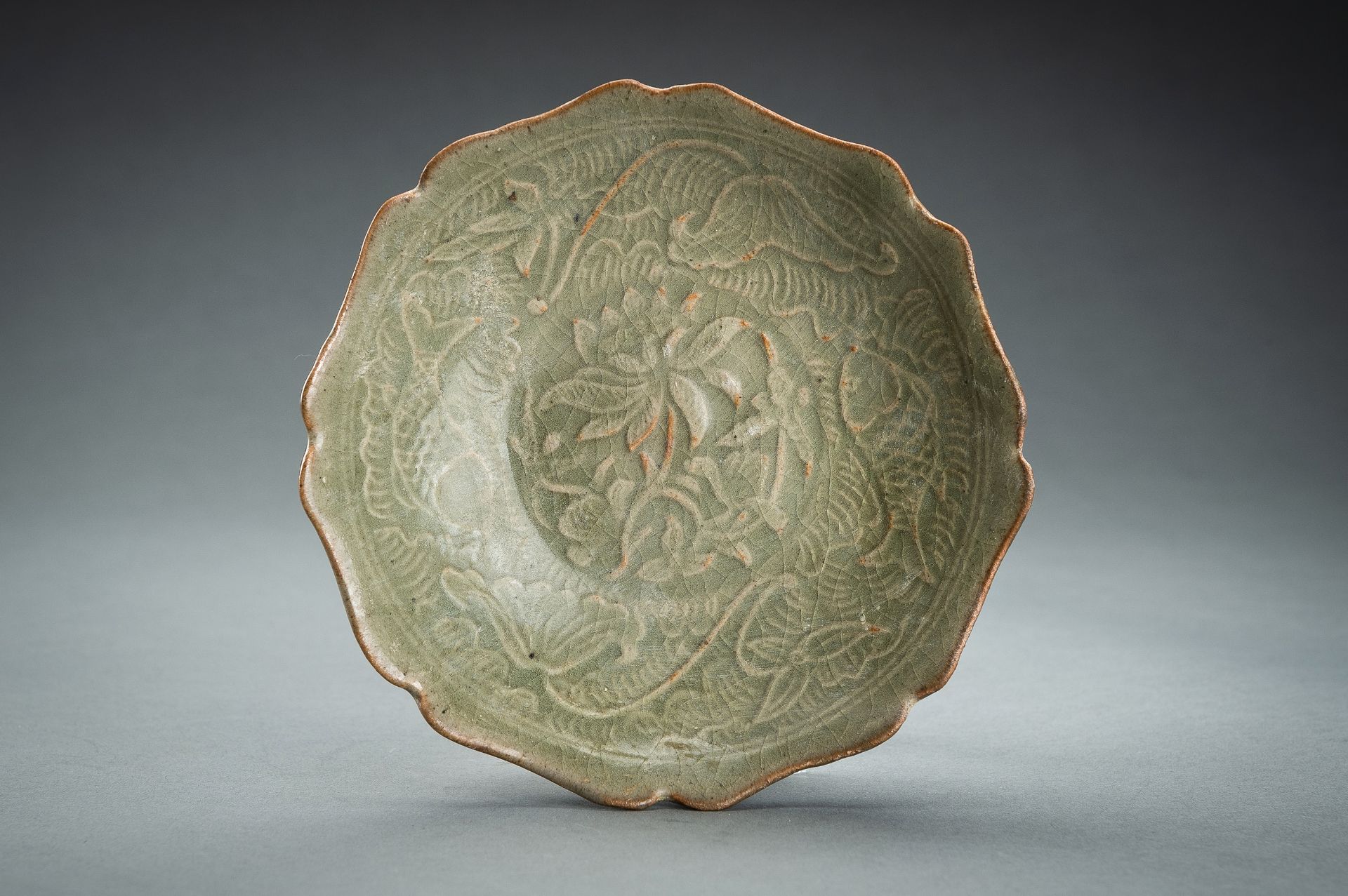 A LONGQUAN CELADON 'FISH' BOWL, NORTHERN SONG STYLE - Image 3 of 14